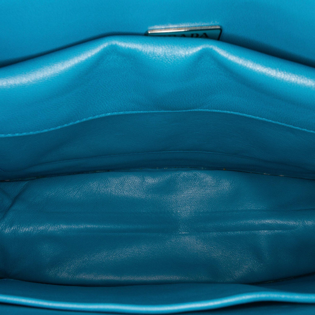 Prada Vitello Daino Lip Print Flap Bag (SHG-o50yHv)