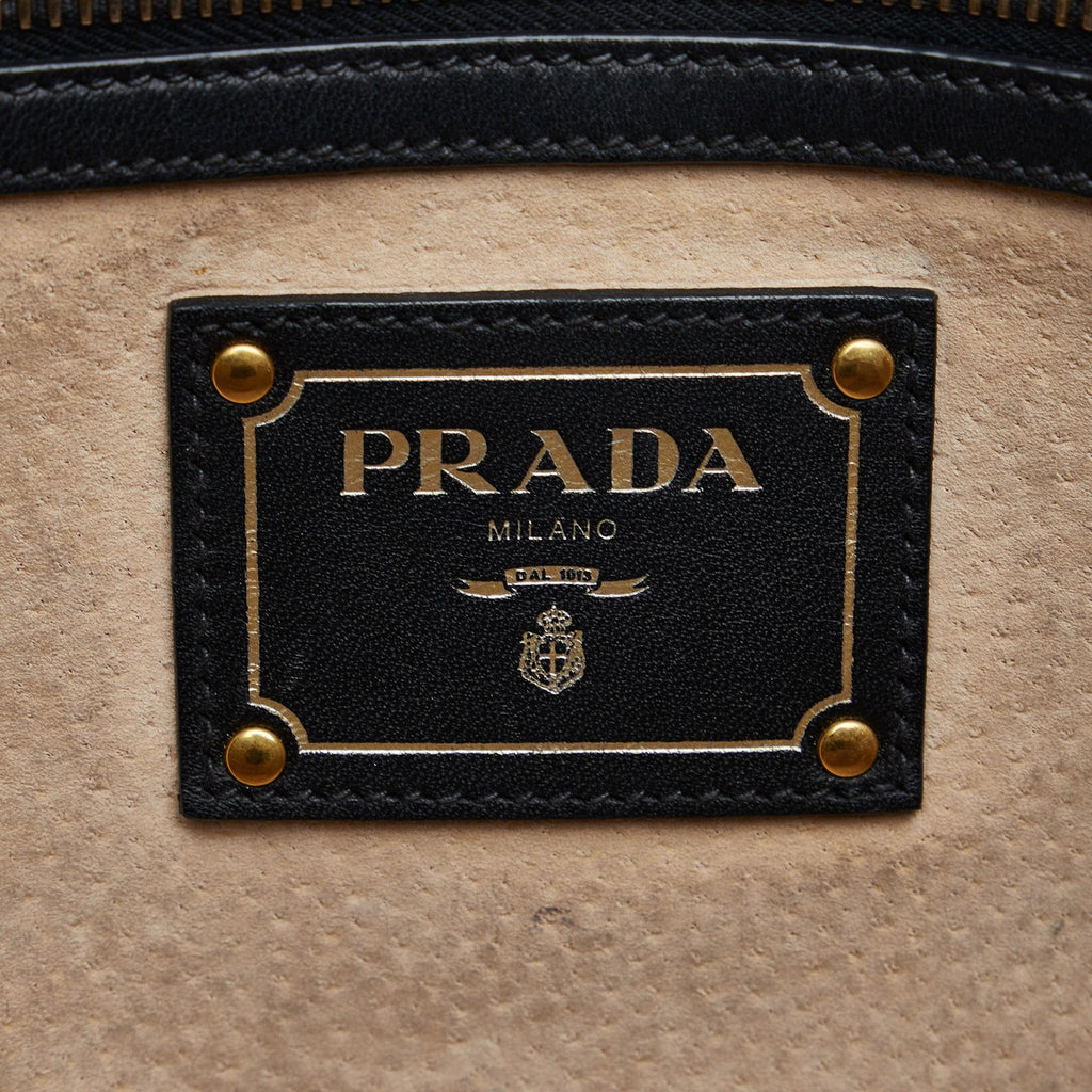 Prada Vitello Daino Satchel (SHG-BykW3U)