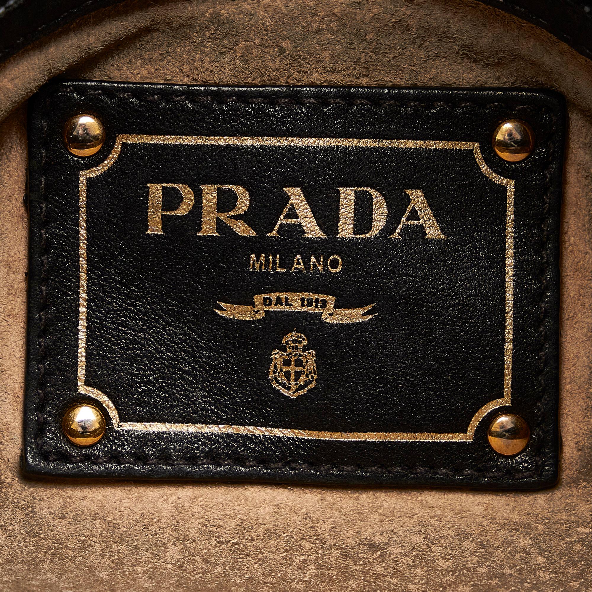 Prada Vitello Daino Satchel (SHG-DWxQmb)