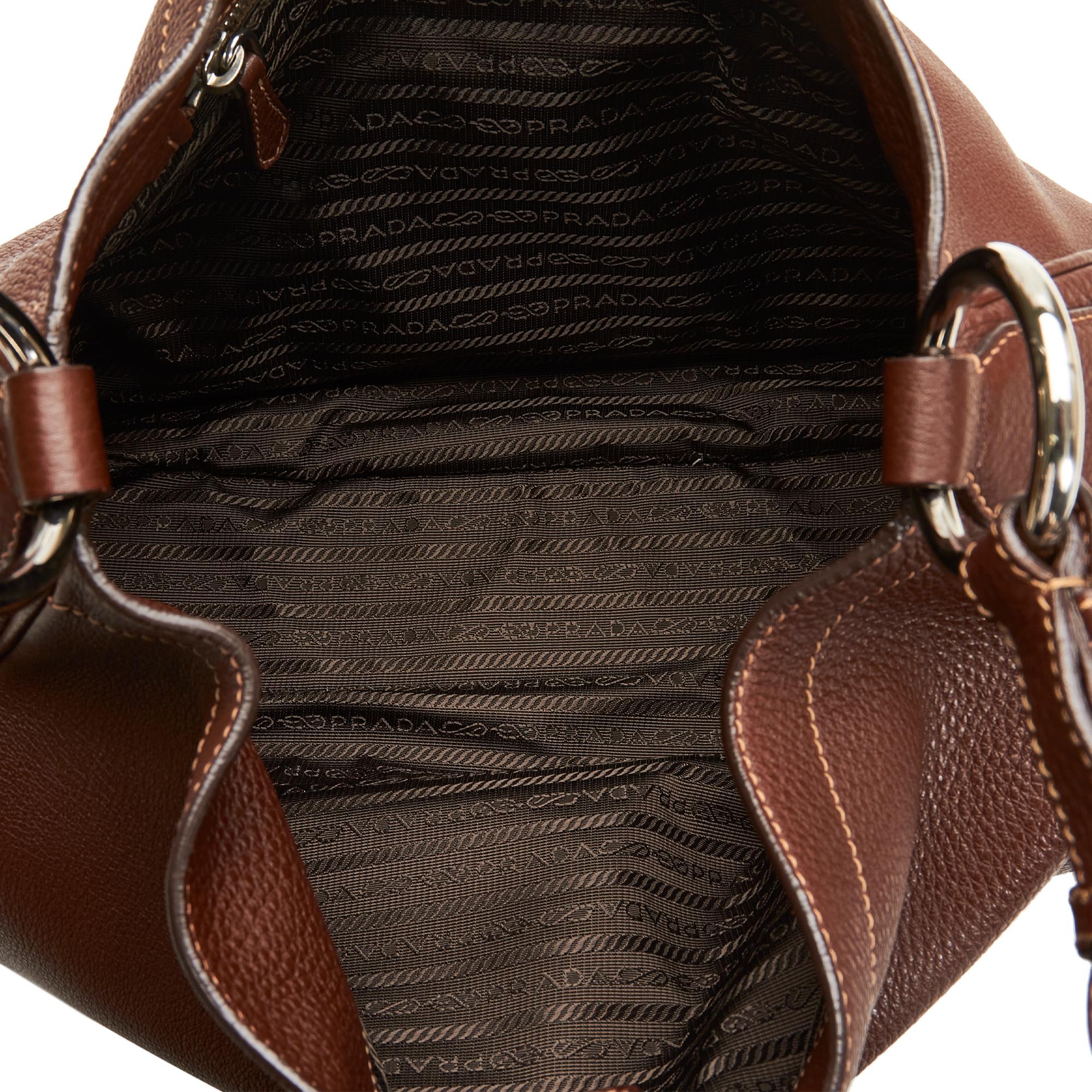 Prada Vitello Daino Side Flap Pockets Shoulder Bag (SHG-ABmcpQ)