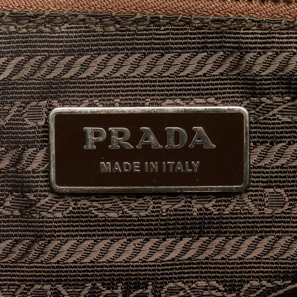 Prada Vitello Daino Side Flap Pockets Shoulder Bag (SHG-ABmcpQ)