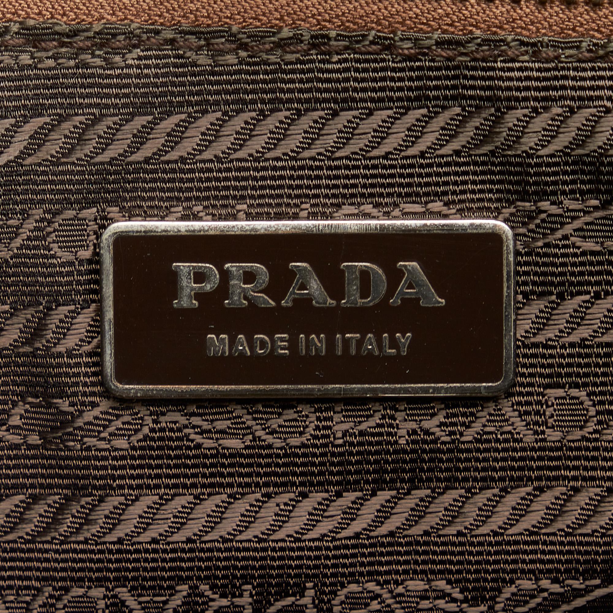 Prada Vitello Daino Side Flap Pockets Shoulder Bag (SHG-ABmcpQ)