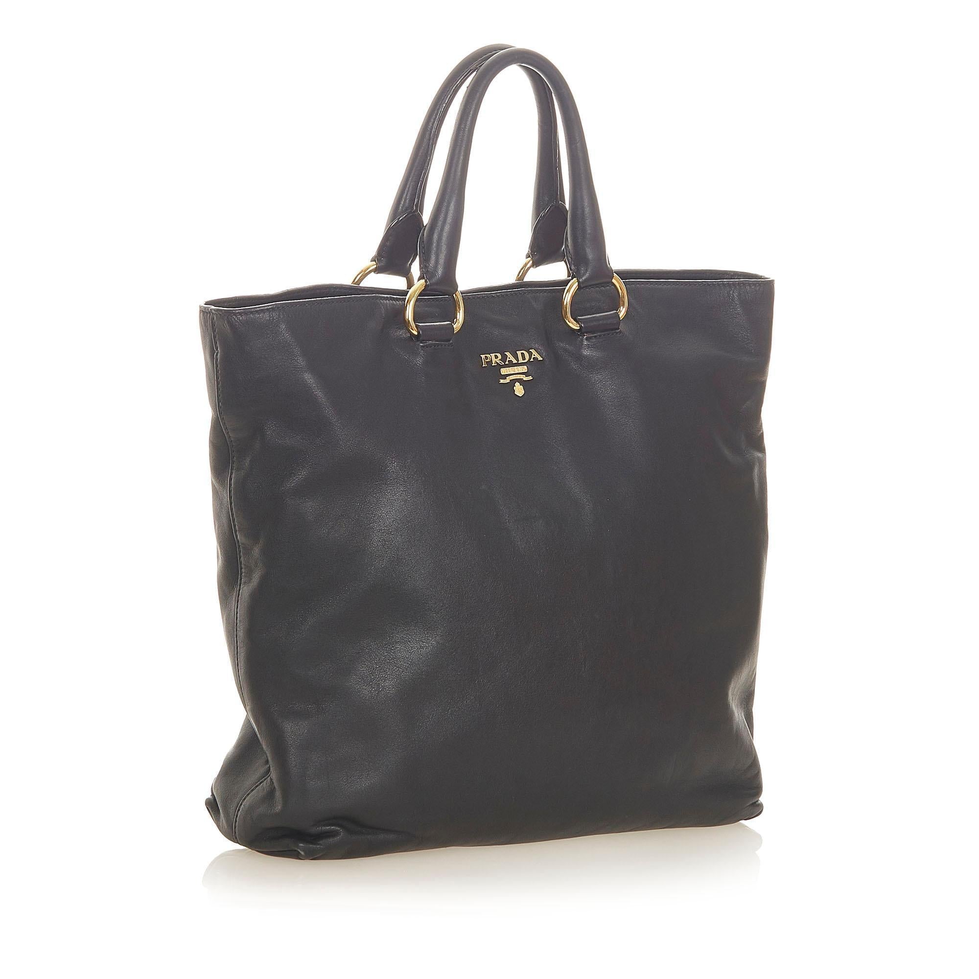 Prada Vitello Daino Tote (SHG-19925)