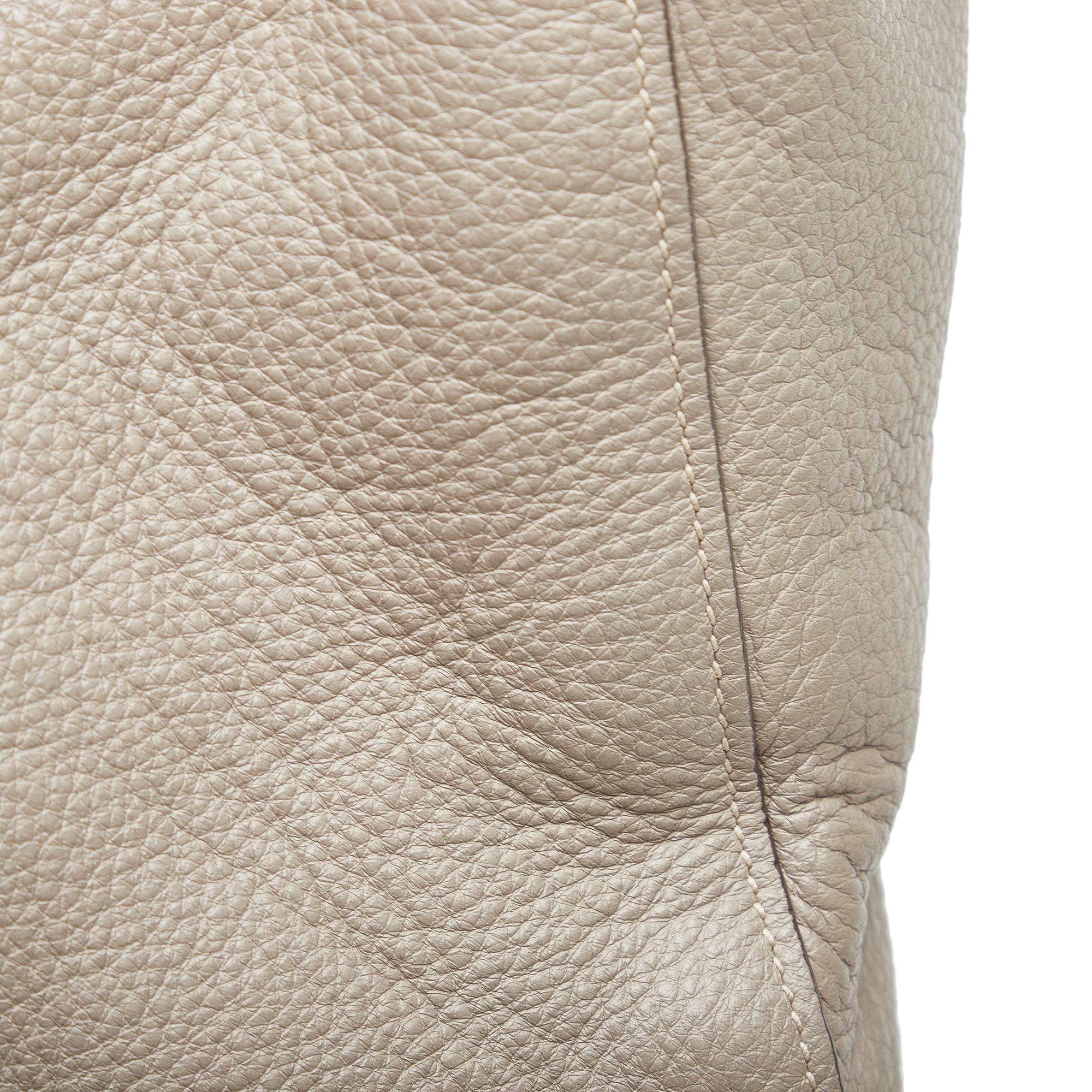 Prada Vitello Daino Tote (SHG-NA7Jmd)