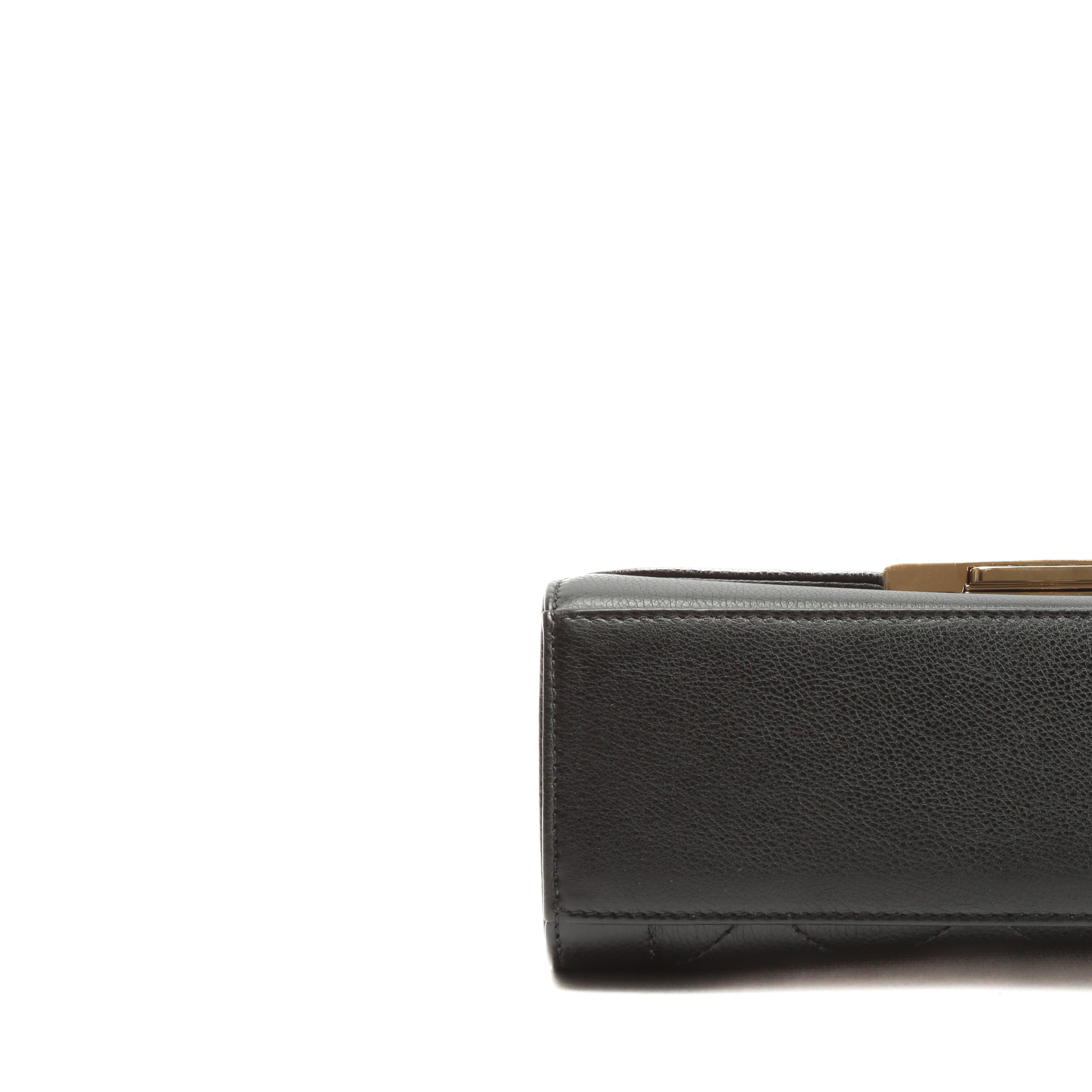 CHANEL Label Click Flap Bag with Handle Black - Quilted