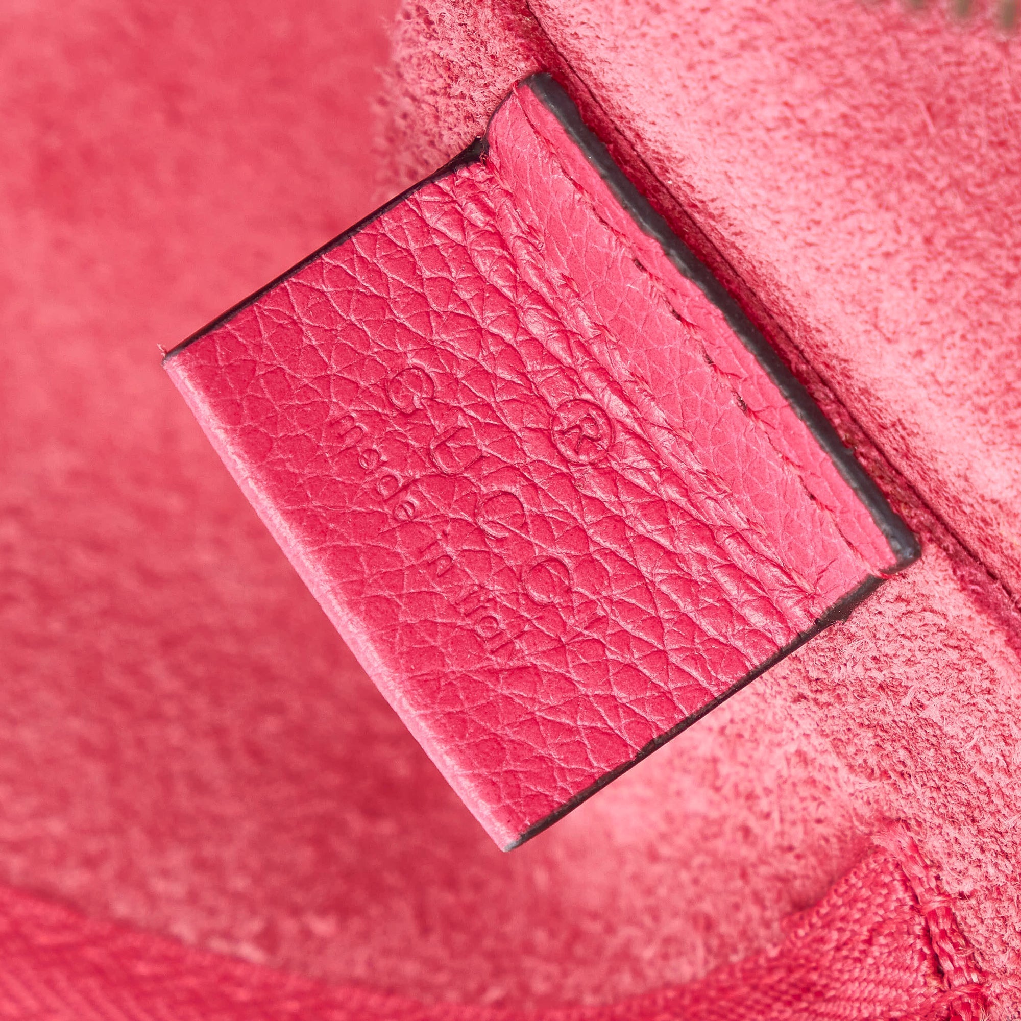 Gucci Logo Clutch Bag Pink