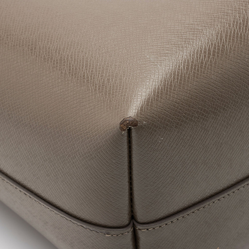 Saint Laurent Boucle Embossed Leather Shopping Tote (SHF-3yPQcN)