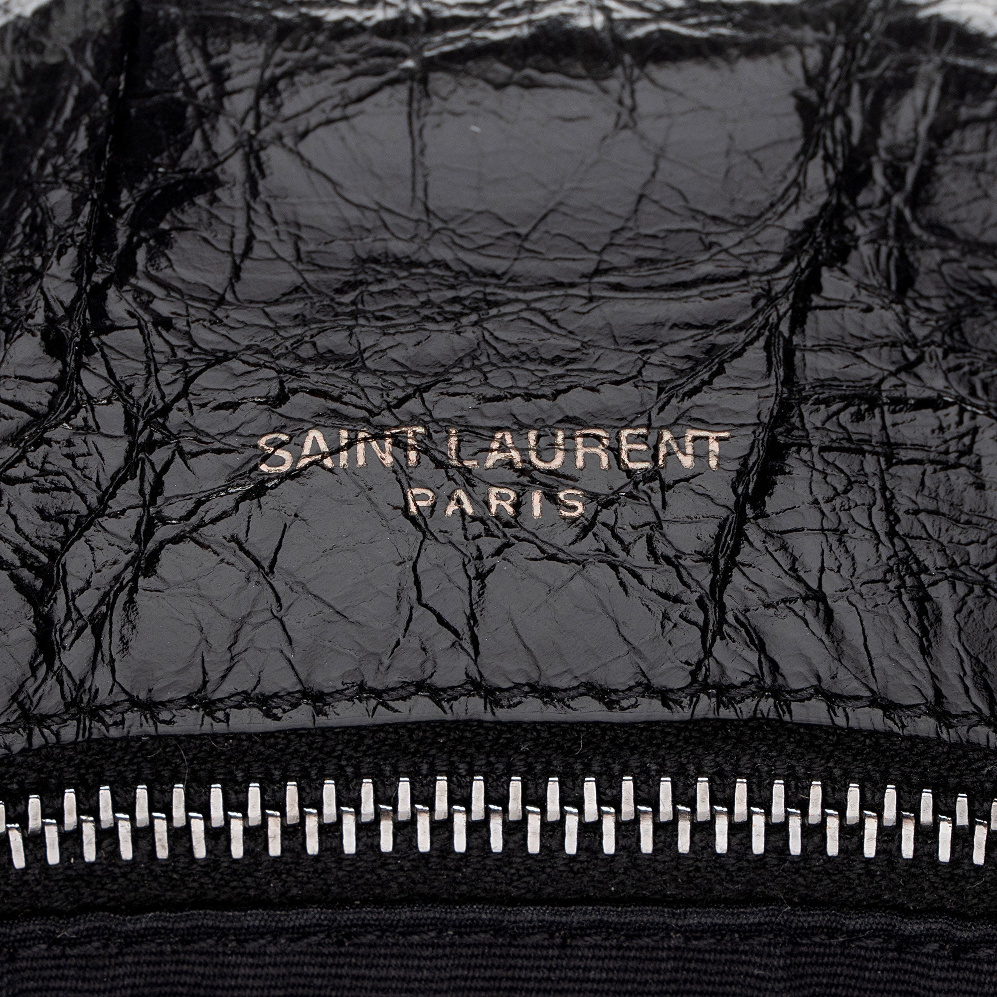 Saint Laurent Crinkled Calfskin Monogram Niki Large Shoulder Bag (SHF-0VXkR6)