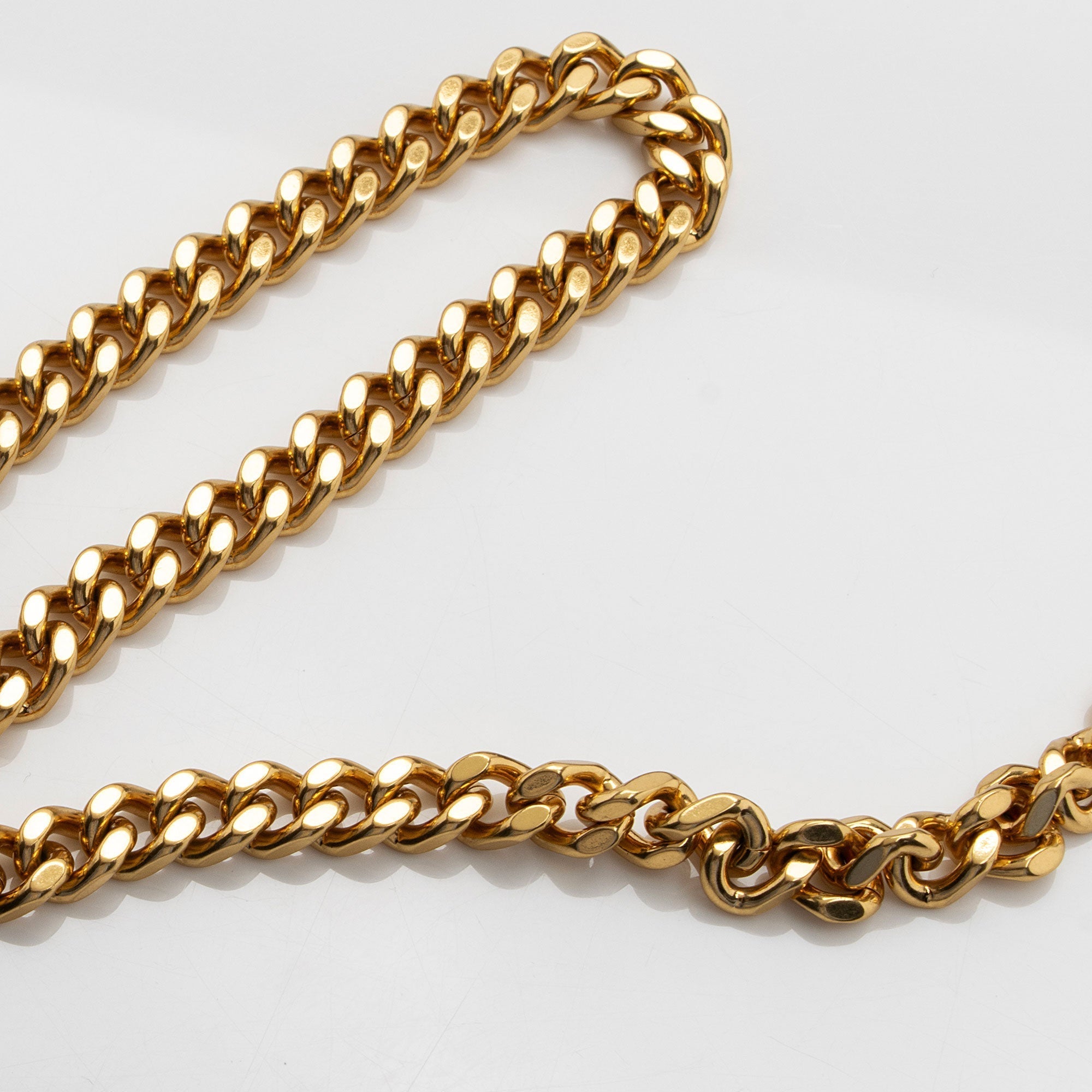 Saint Laurent Matelasse Grain de Poudre Monogram Envelope Chain Wallet (SHF-qb9r0n)