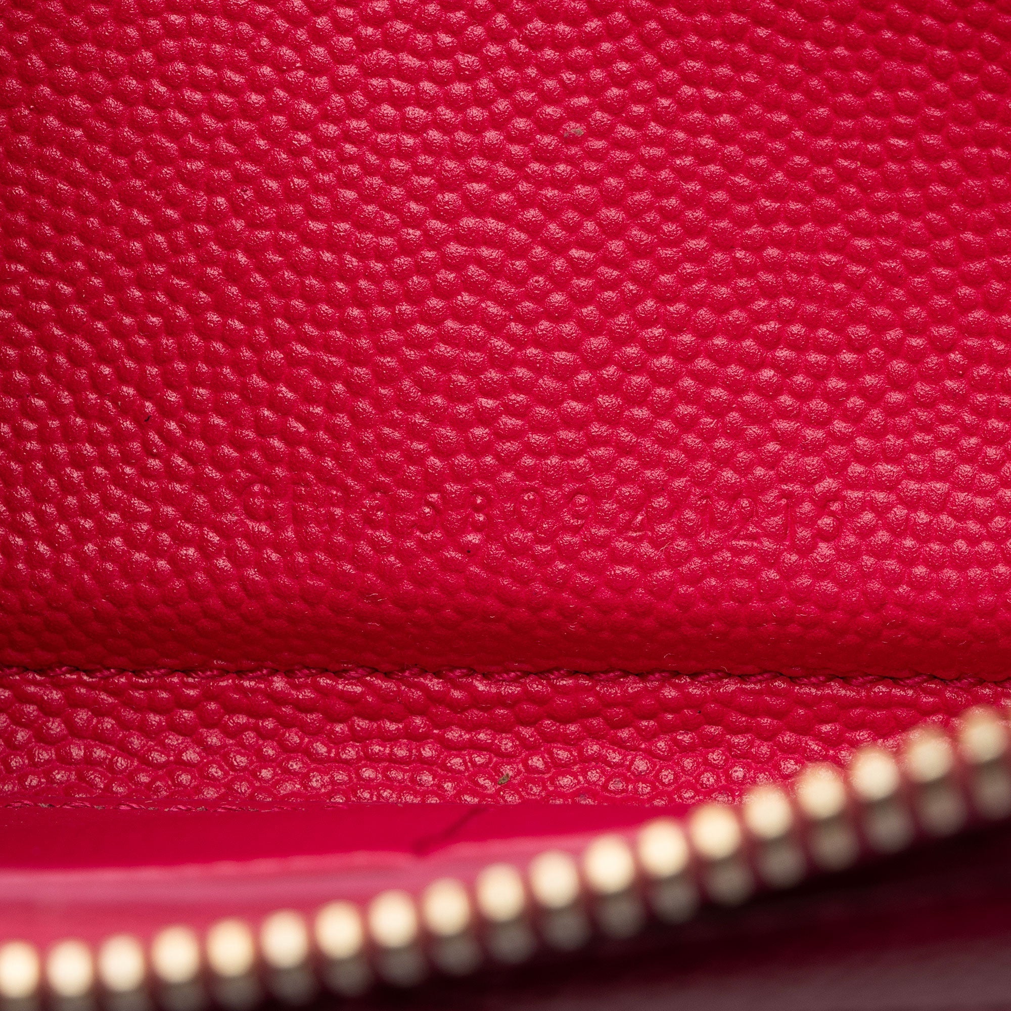 Saint Laurent Matelasse Grain de Poudre Monogram Zip Around Wallet (SHF-hYPXEX)