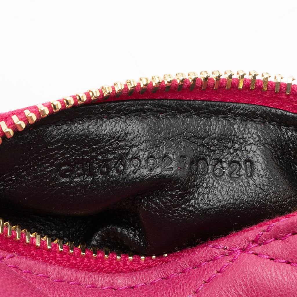 Saint Laurent Quilted Lambskin Triangle Charm (SHF-ptmawZ)