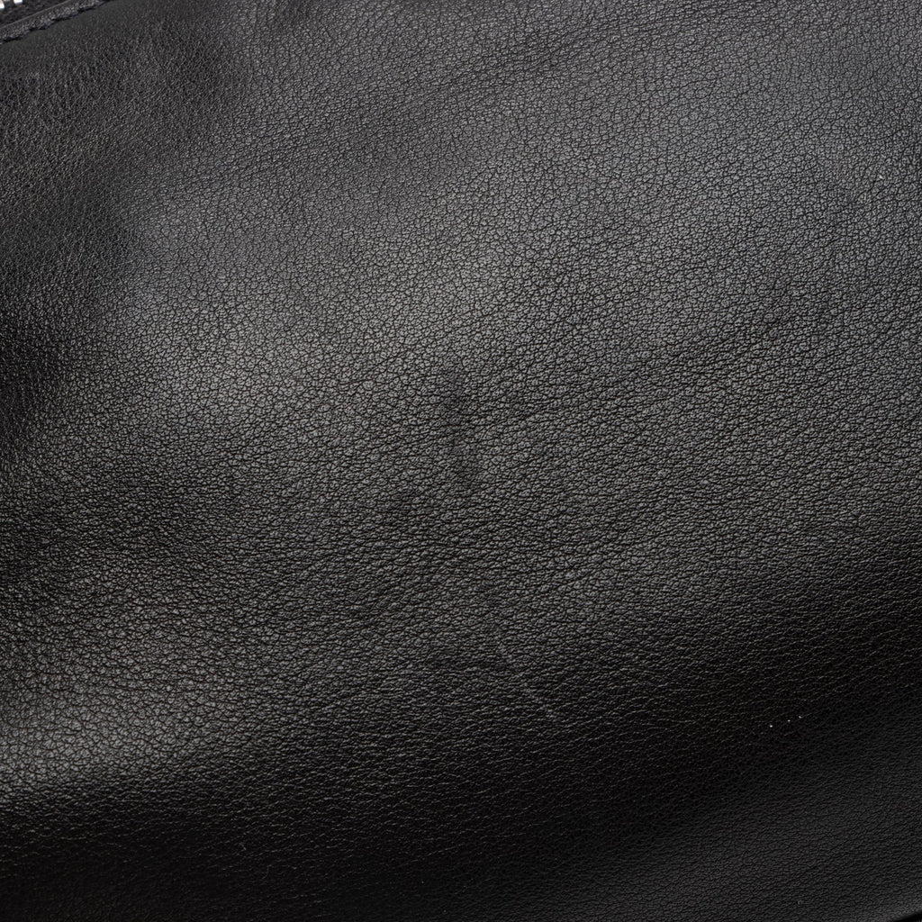 Saint Laurent Soft Calfskin Logo Classic Zipped Crossbody Belt Bag (SHF-518wkT)