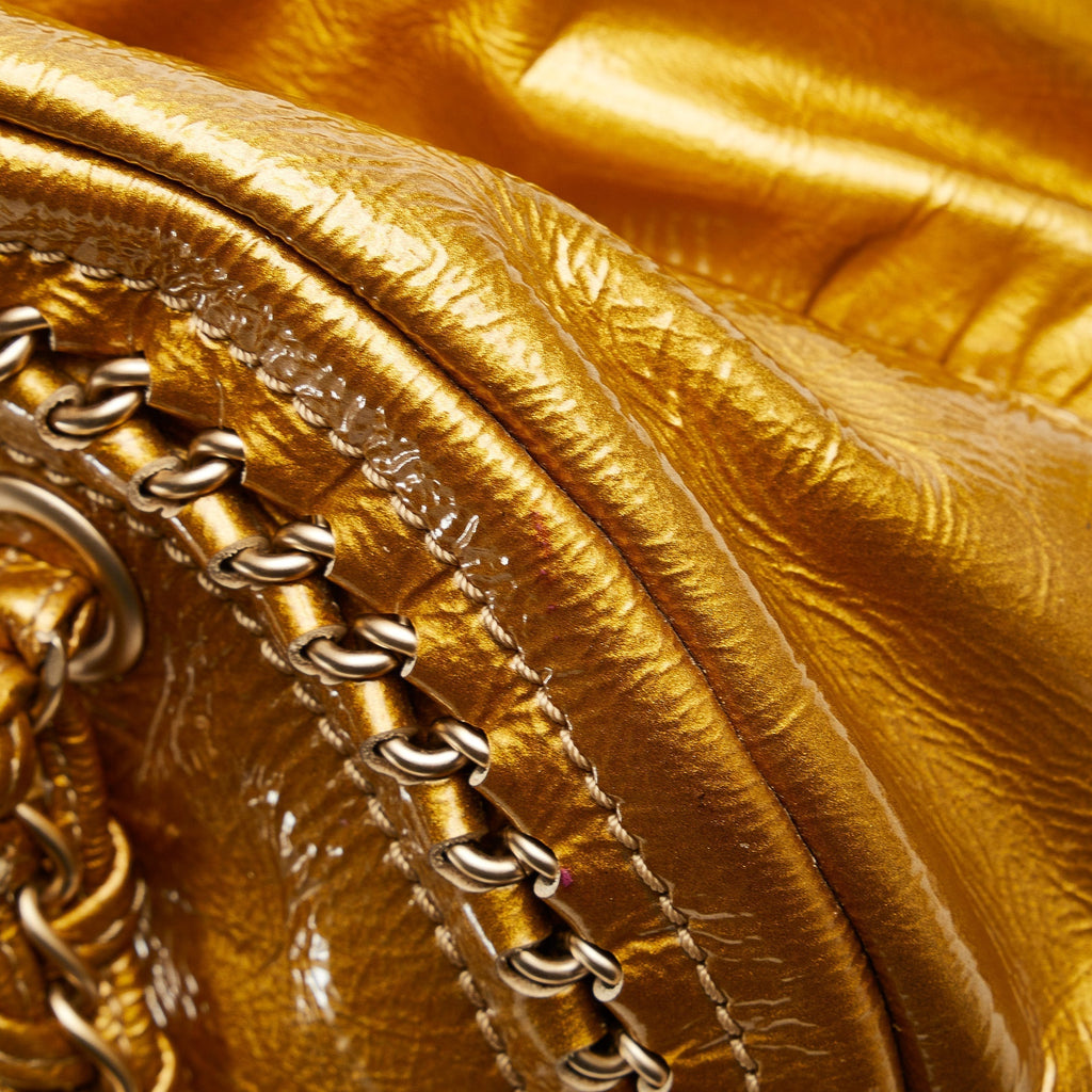 CHANEL Luxe Ligne Bowler Bag
