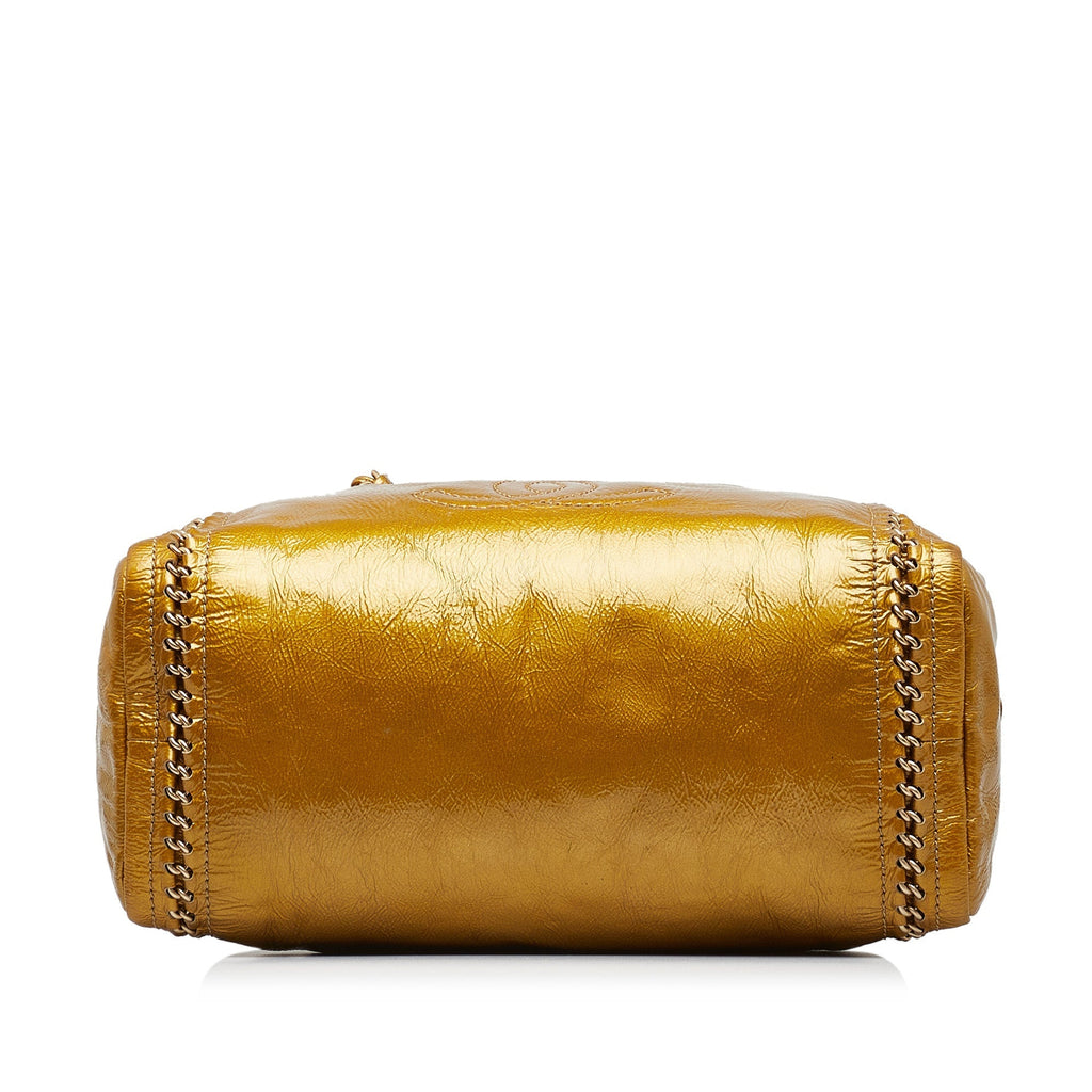 CHANEL Luxe Ligne Bowler Bag
