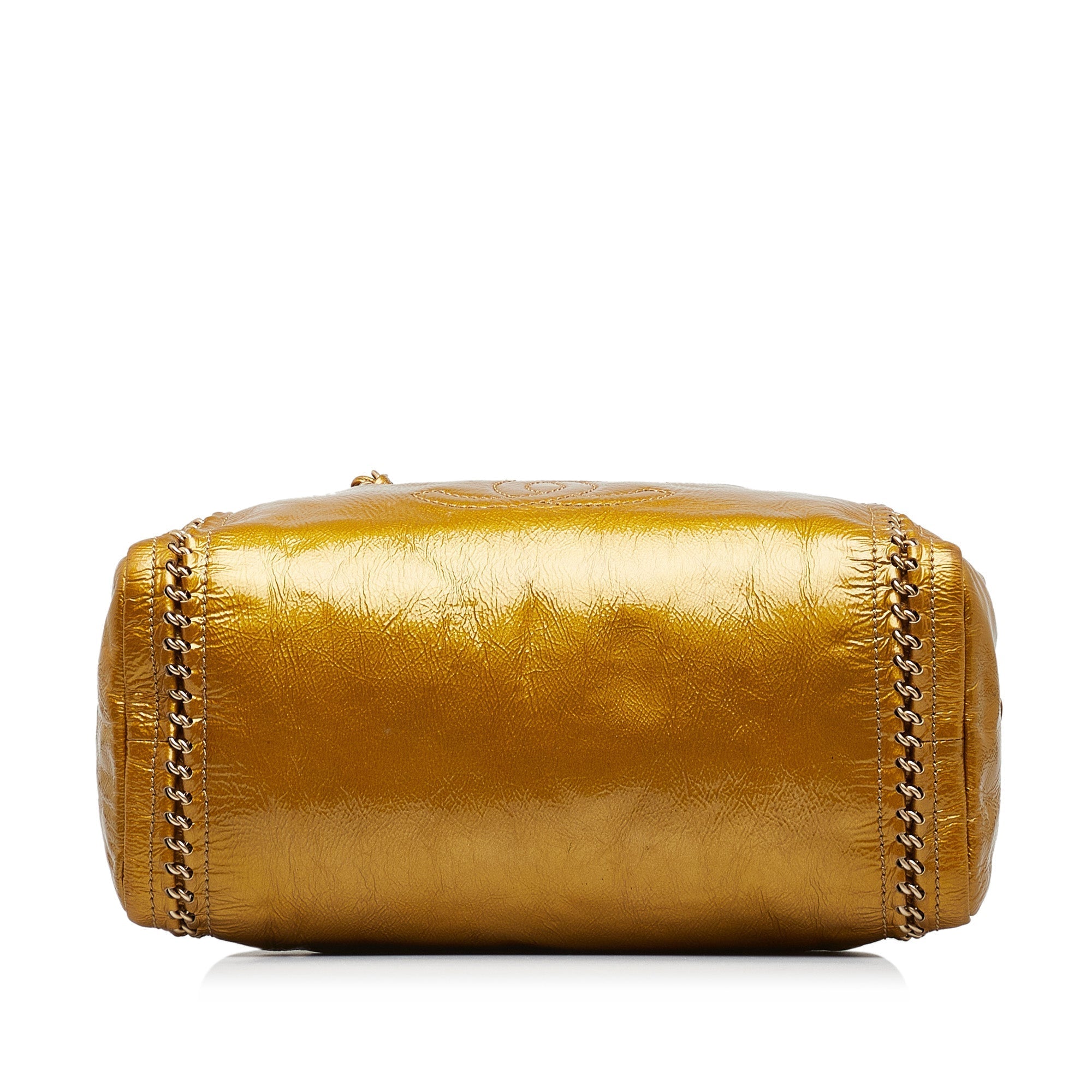 CHANEL Luxe Ligne Bowler Bag