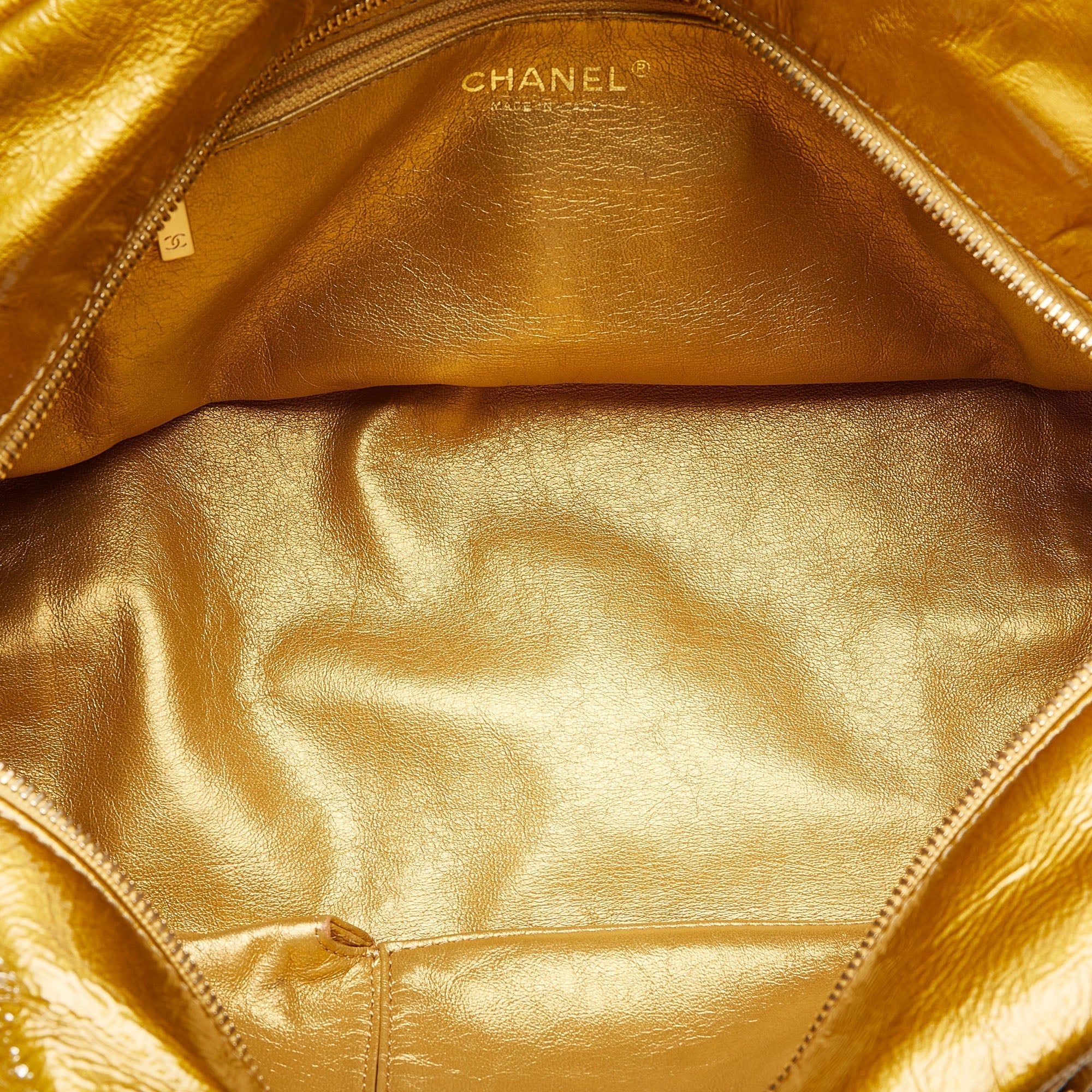 CHANEL Luxe Ligne Bowler Bag