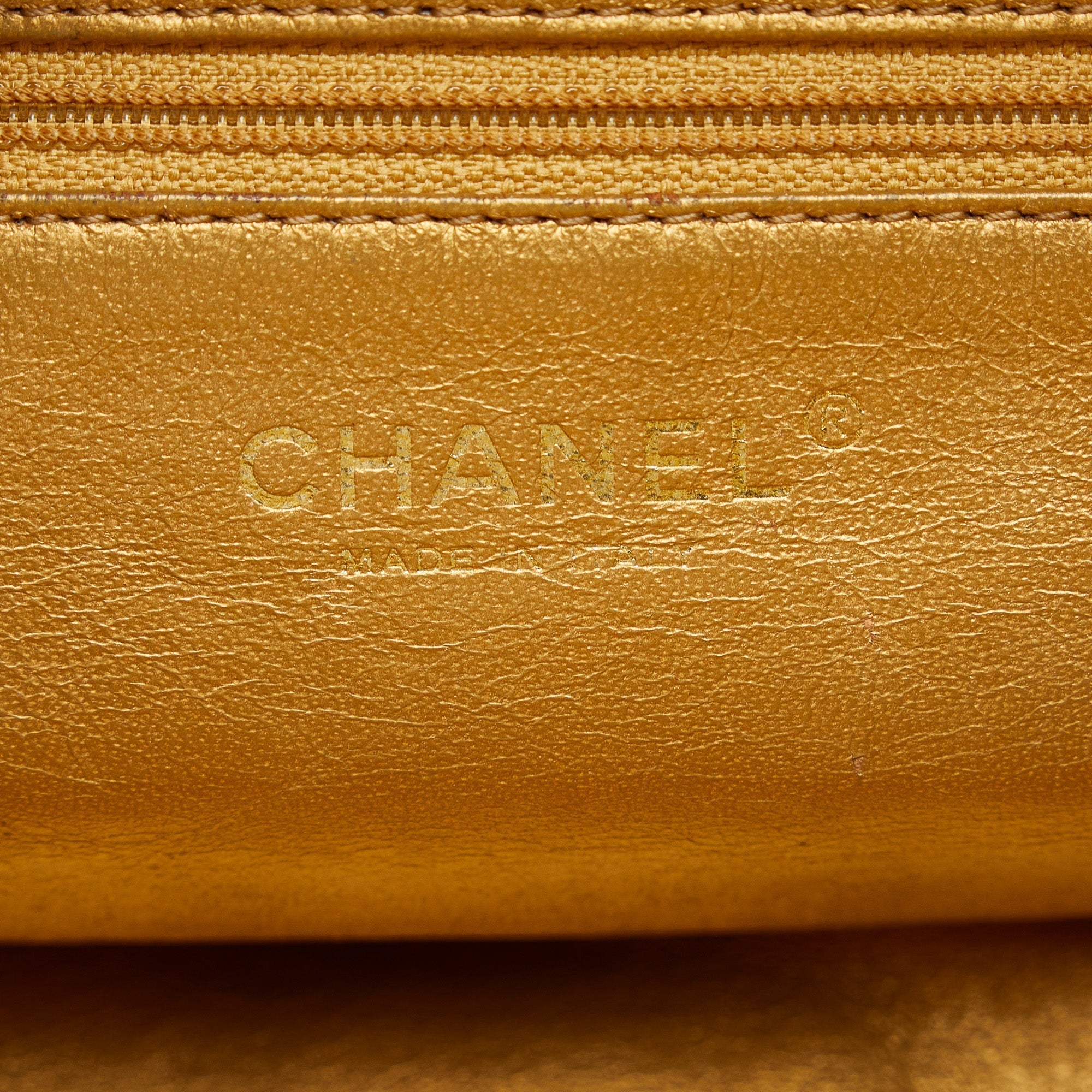 CHANEL Luxe Ligne Bowler Bag