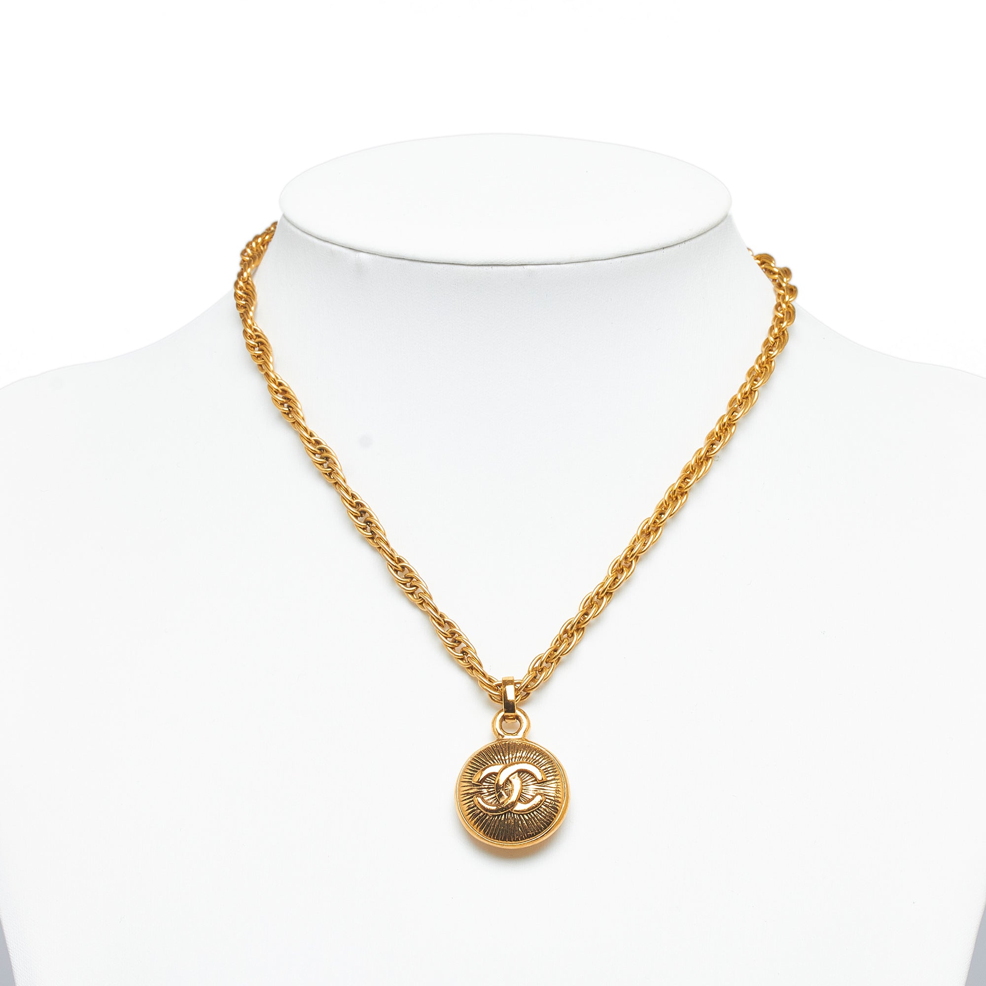 CHANEL CC Round Medallion Necklace Costume Necklace