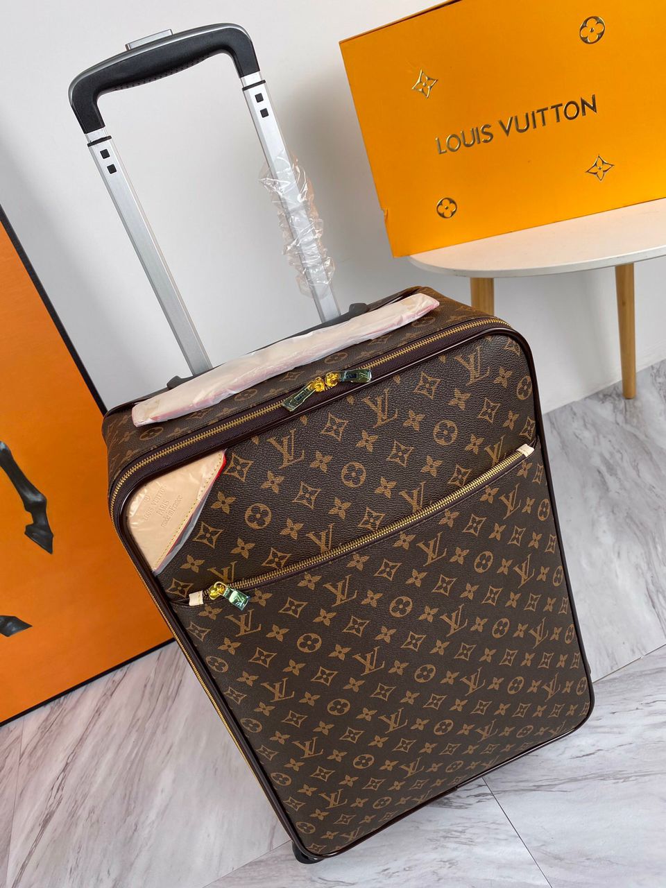 Louis Vuitton Rolling Luggage - Monogram