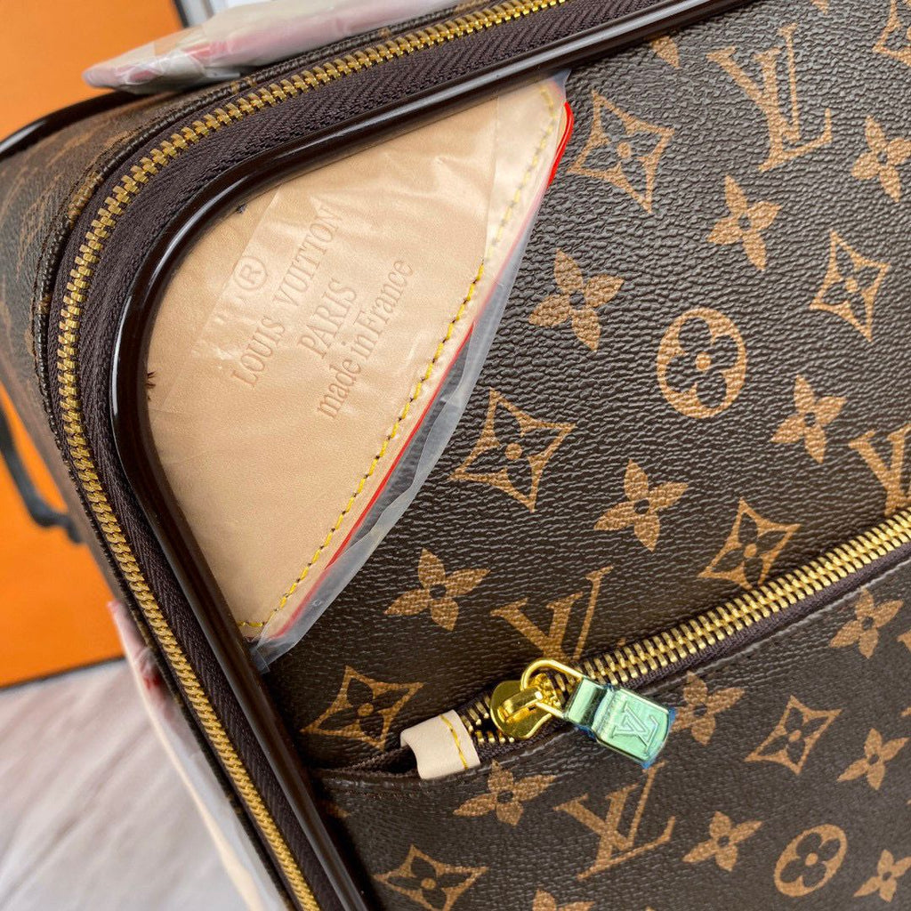Louis Vuitton Rolling Luggage - Monogram