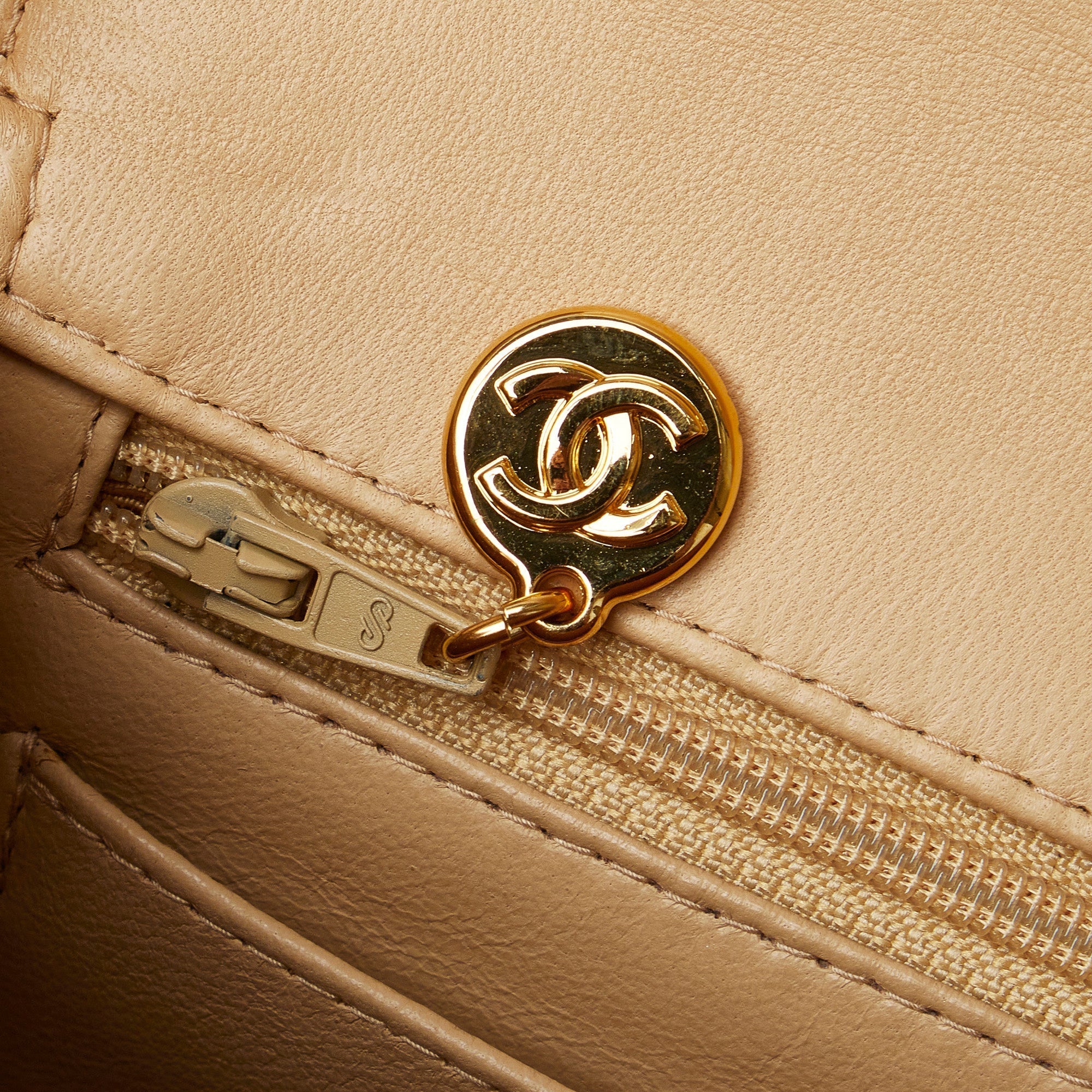 CHANEL Medium Lambskin Envelope Flap Handbag