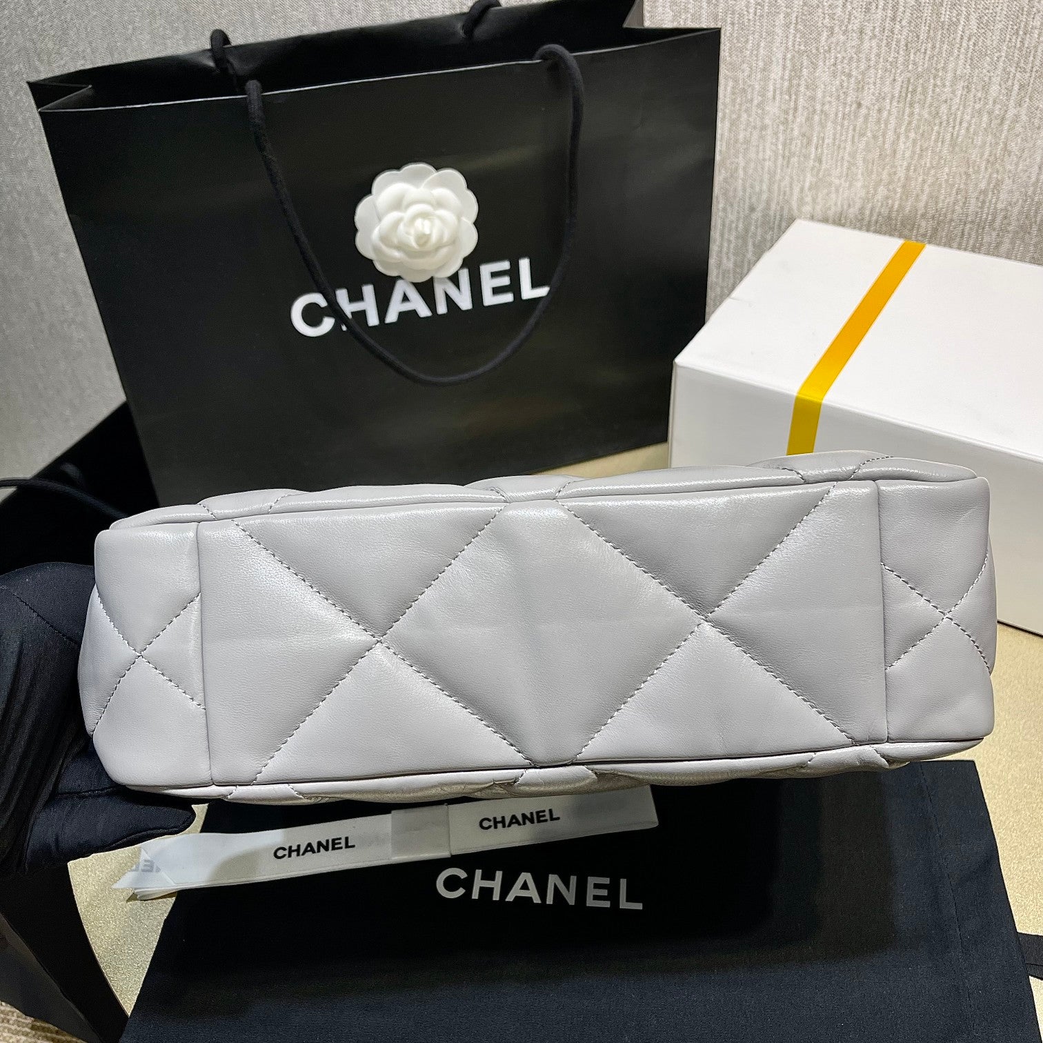 Chanel - Luxury Bag - CHL - 722