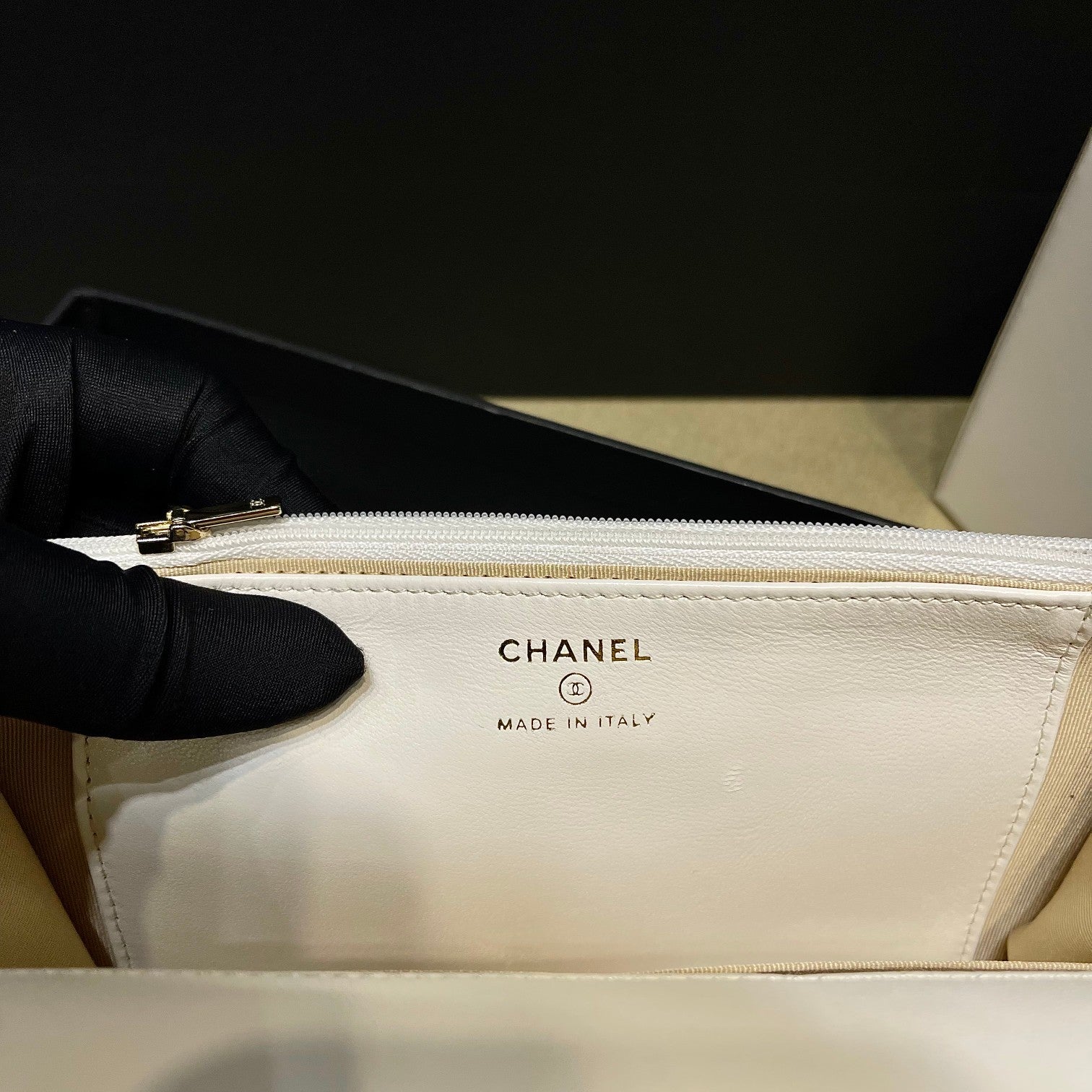 Chanel - Luxury Bag - CHL - 716