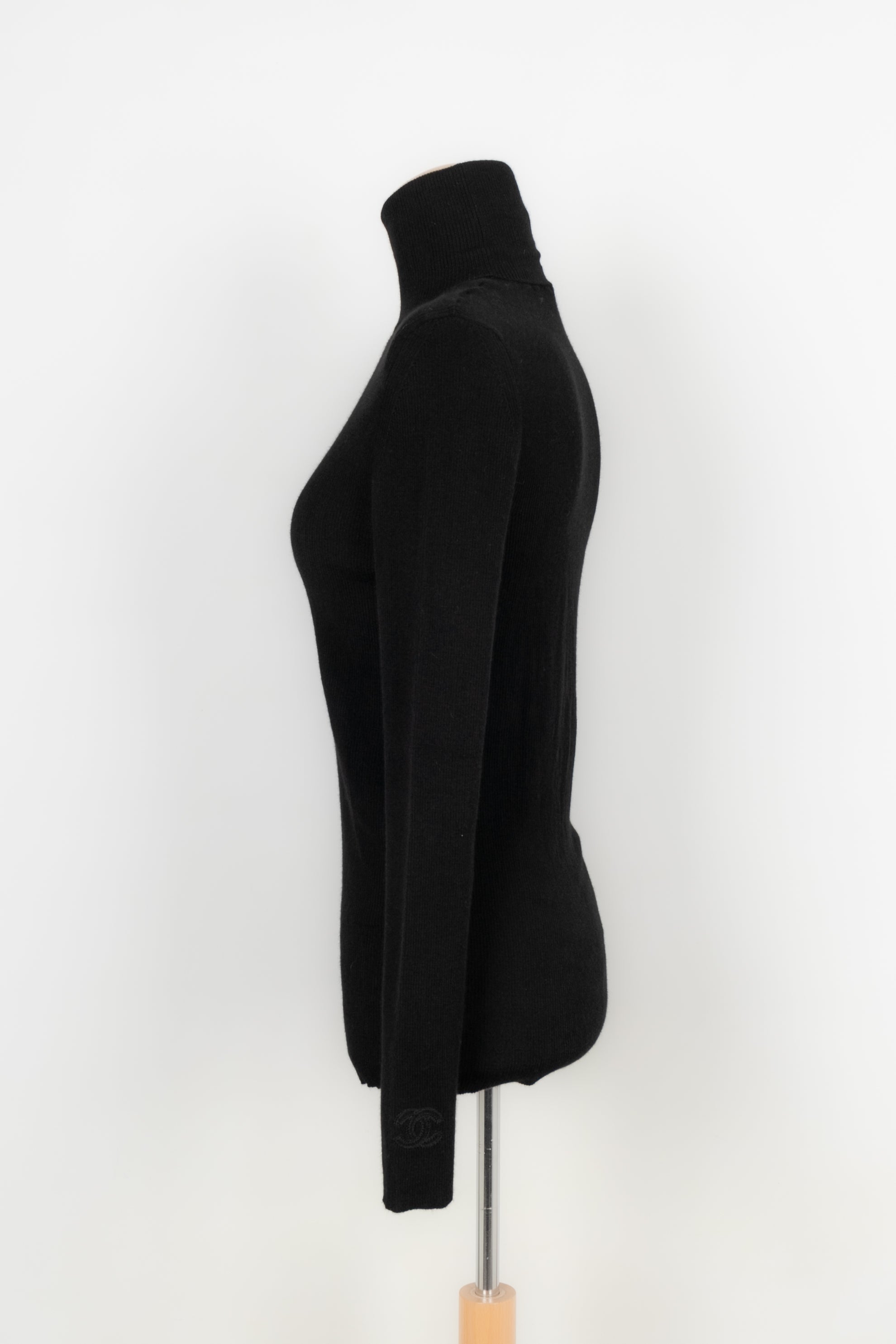 Pull noir Chanel