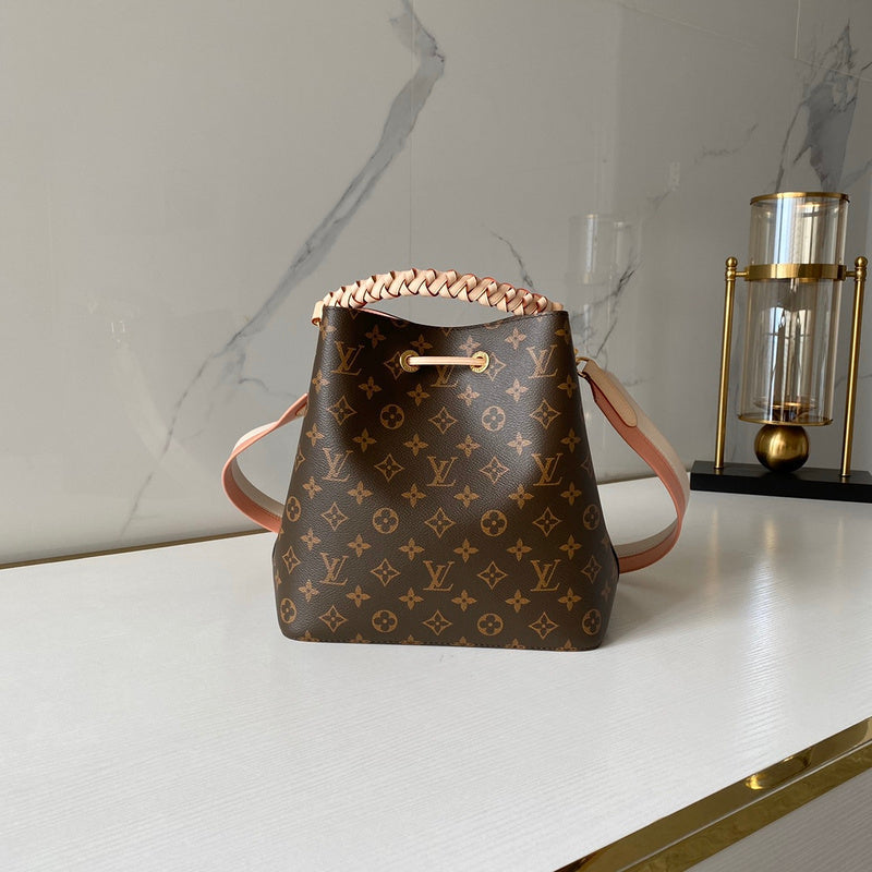Louis Vuitton Luxury Bags 2696