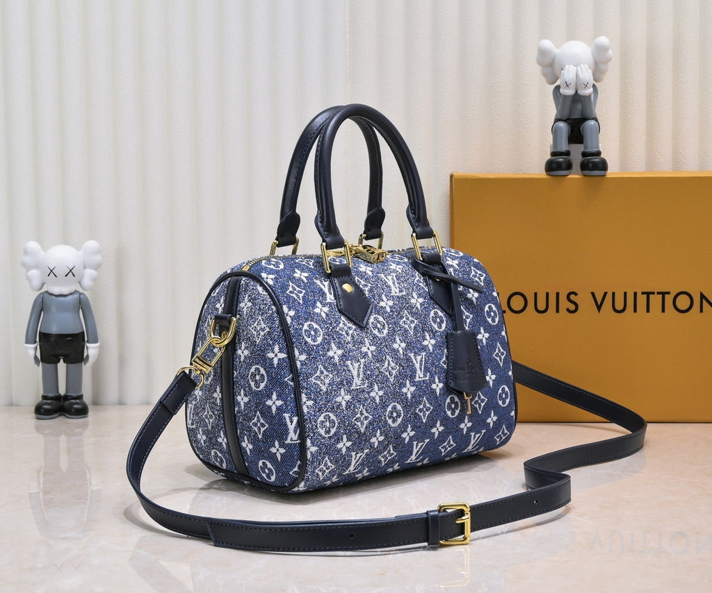 Luxury Bags Louis Vuitton  876