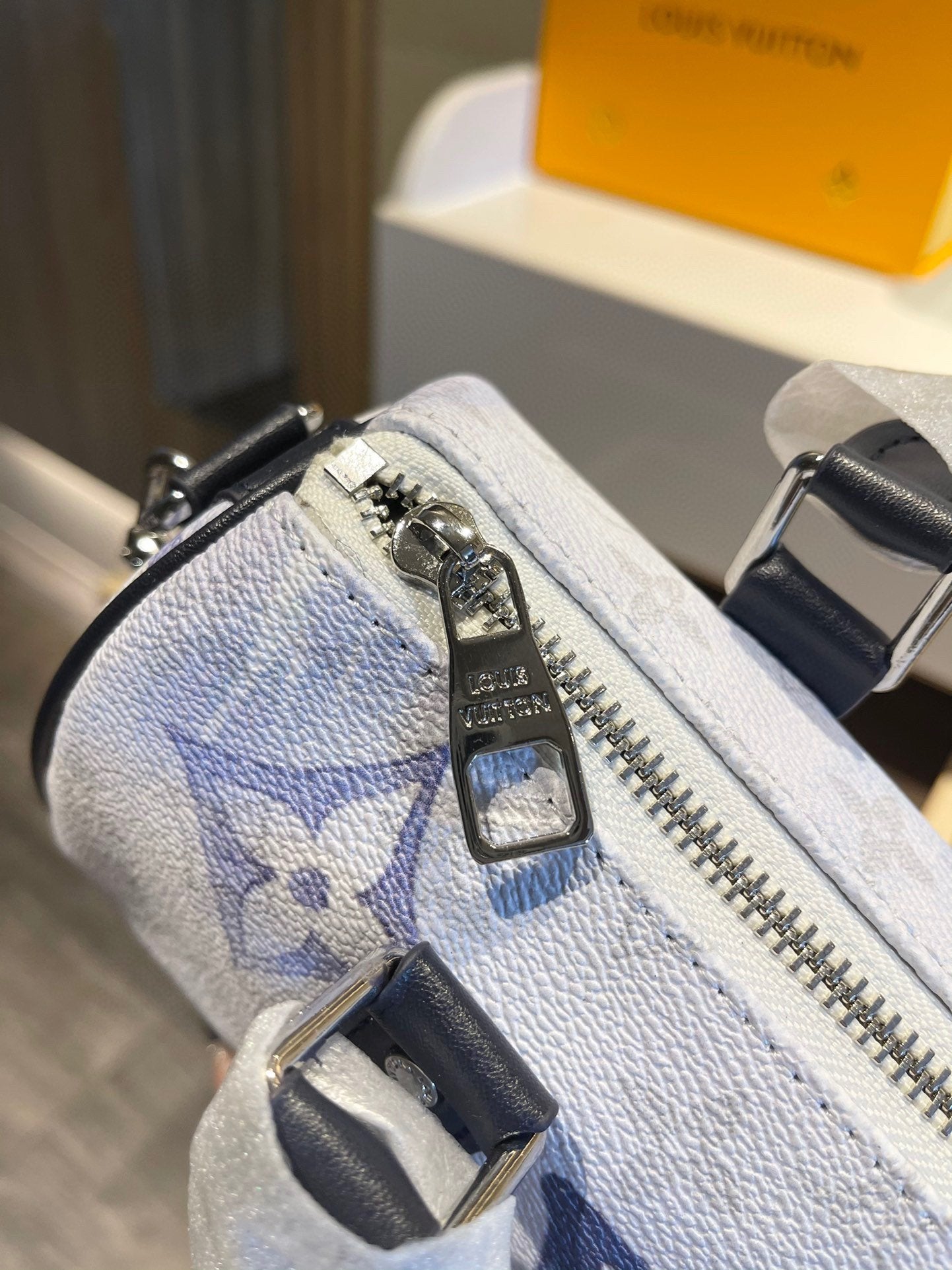 Designer Handbags louis vuitton 511