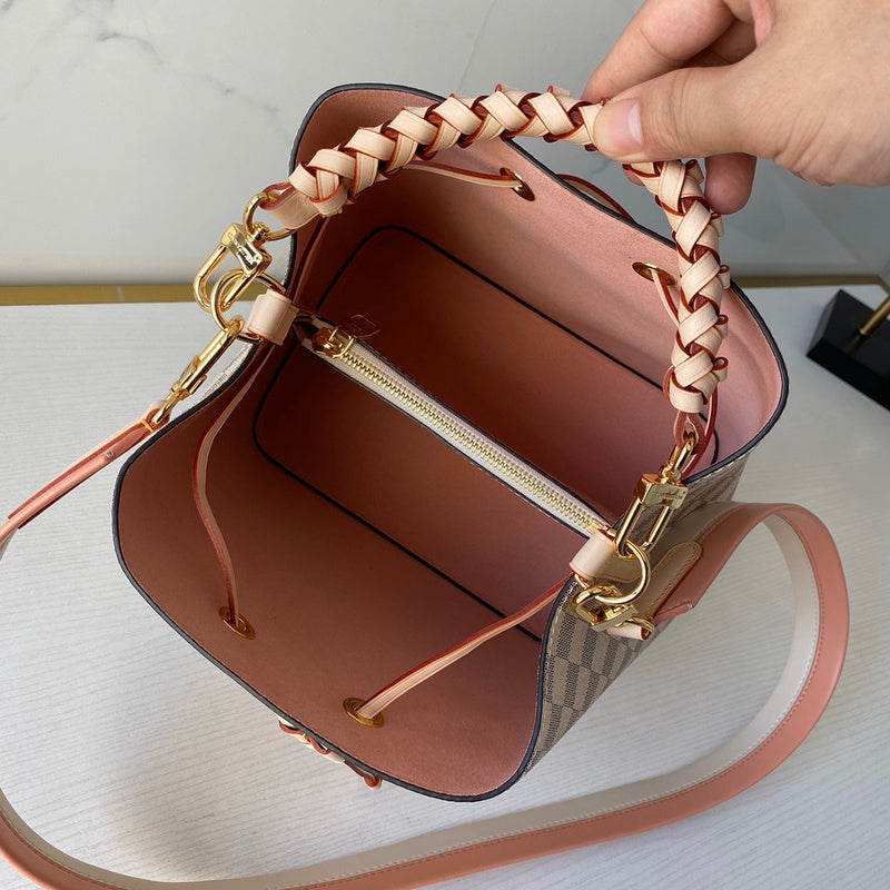 Louis Vuitton Luxury Bags 2699