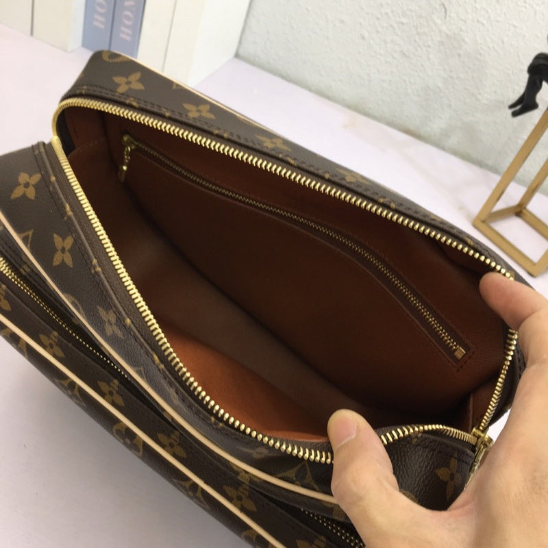 Louis Vuitton Luxury Bags 2052
