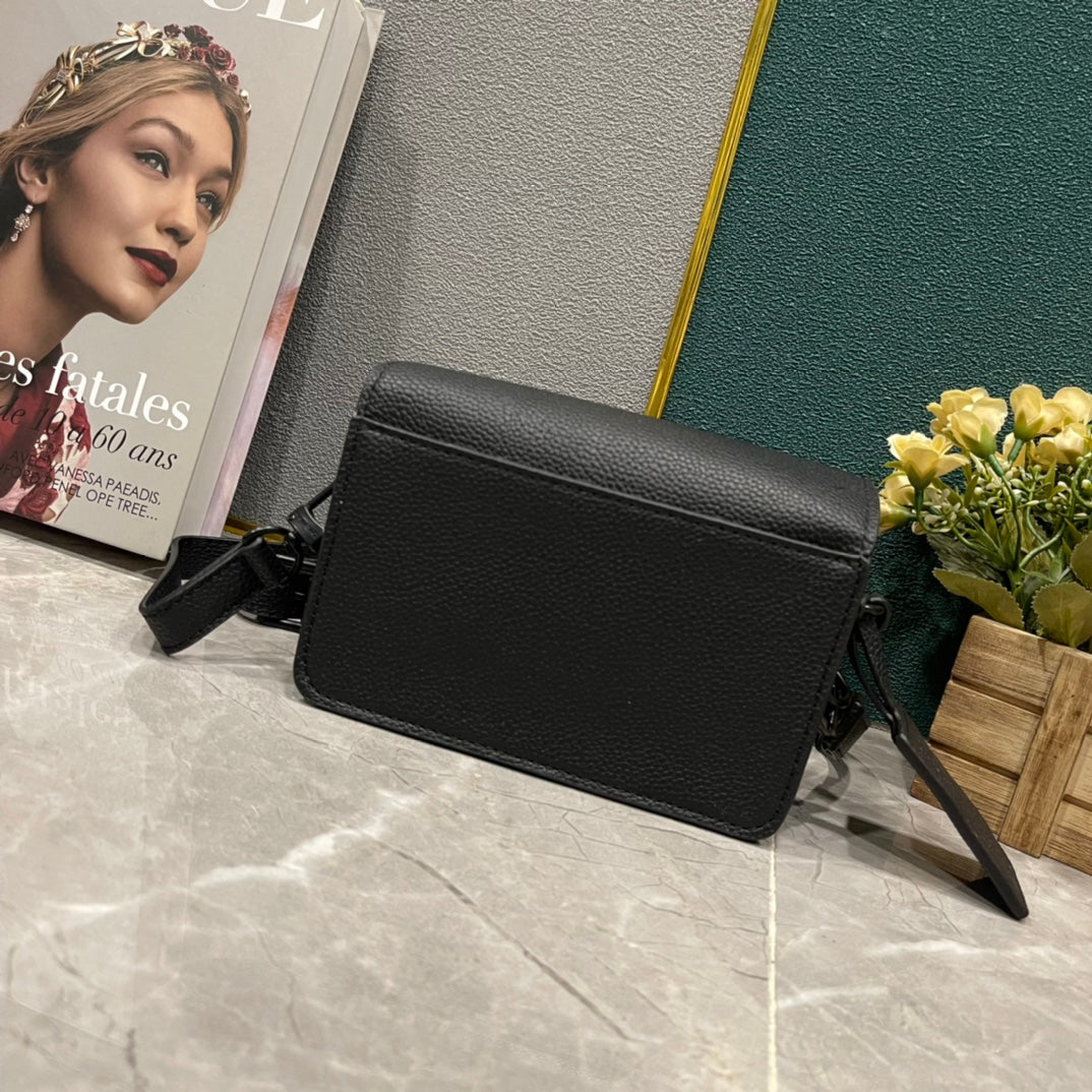 Luxury Bags Louis Vuitton  867