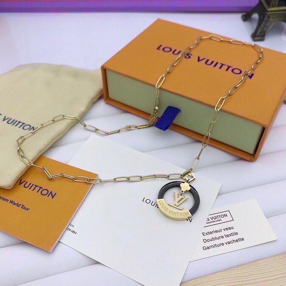 BG - Holiday Necklace louis vuitton002