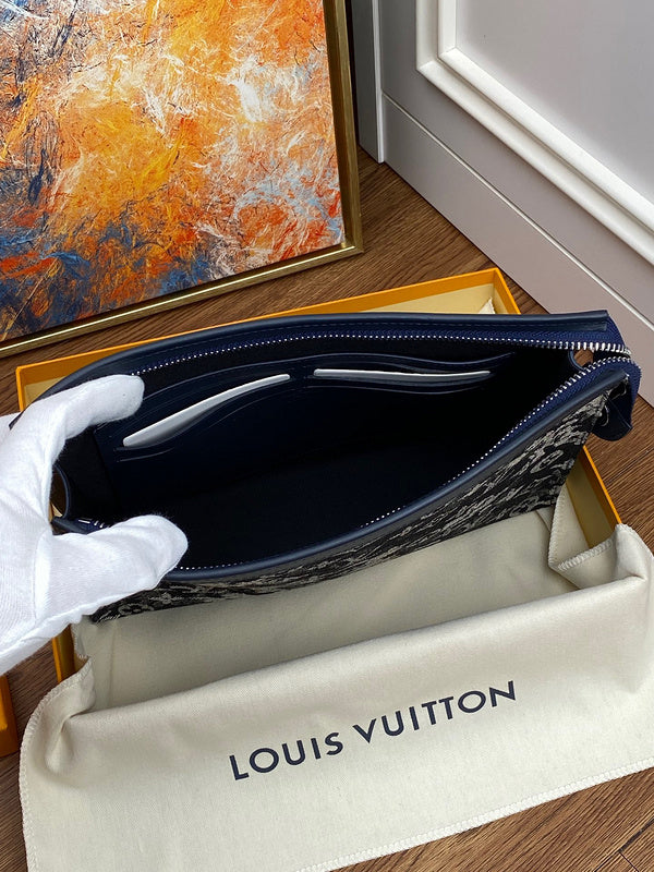 Louis Vuitton Luxury Bags 2322