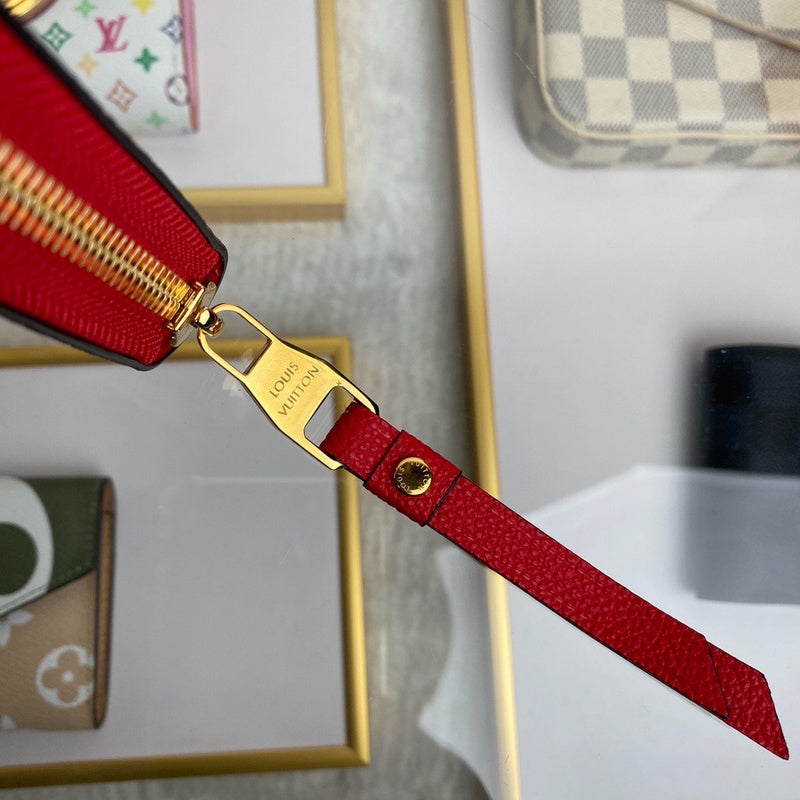Louis Vuitton Luxury Bags 1820