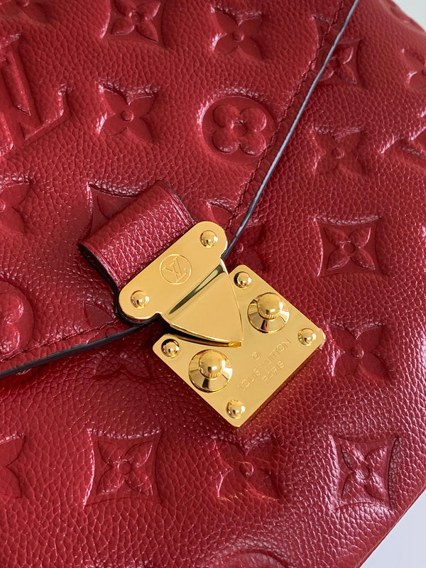 Louis Vuitton Luxury Bags 1811