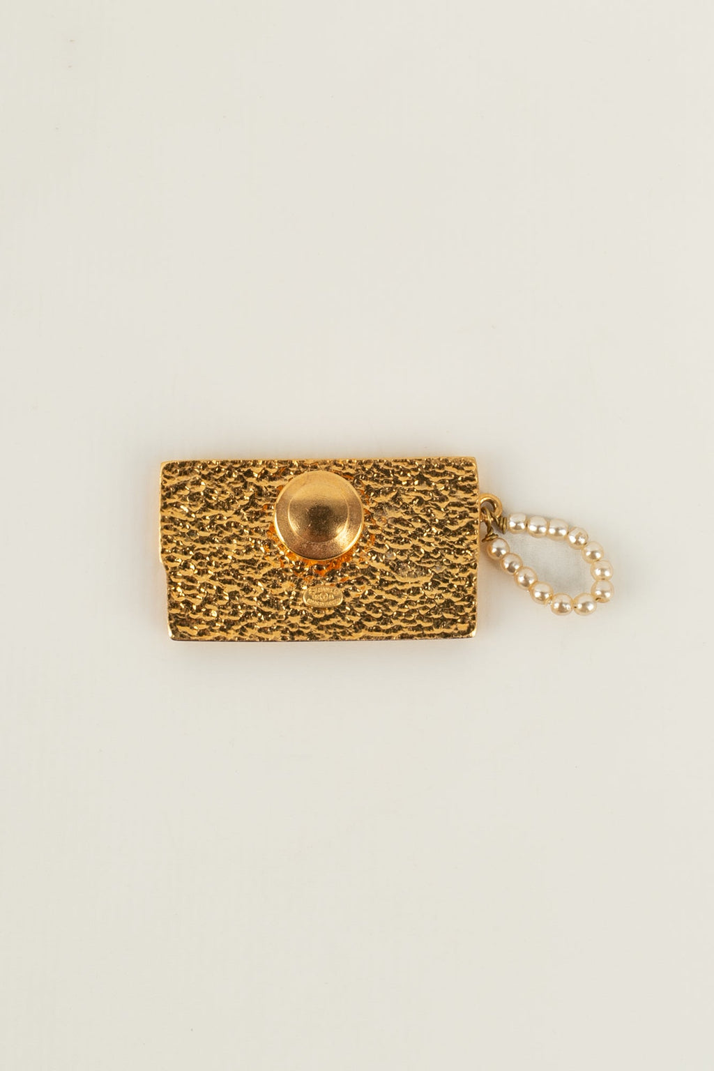 Broche / Pins "sac à main" Chanel 2002
