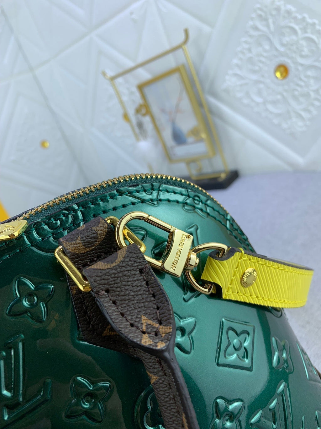 Luxury Bags Louis Vuitton  834