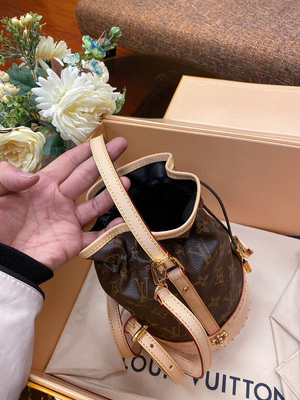 Louis Vuitton Luxury Bags 2698