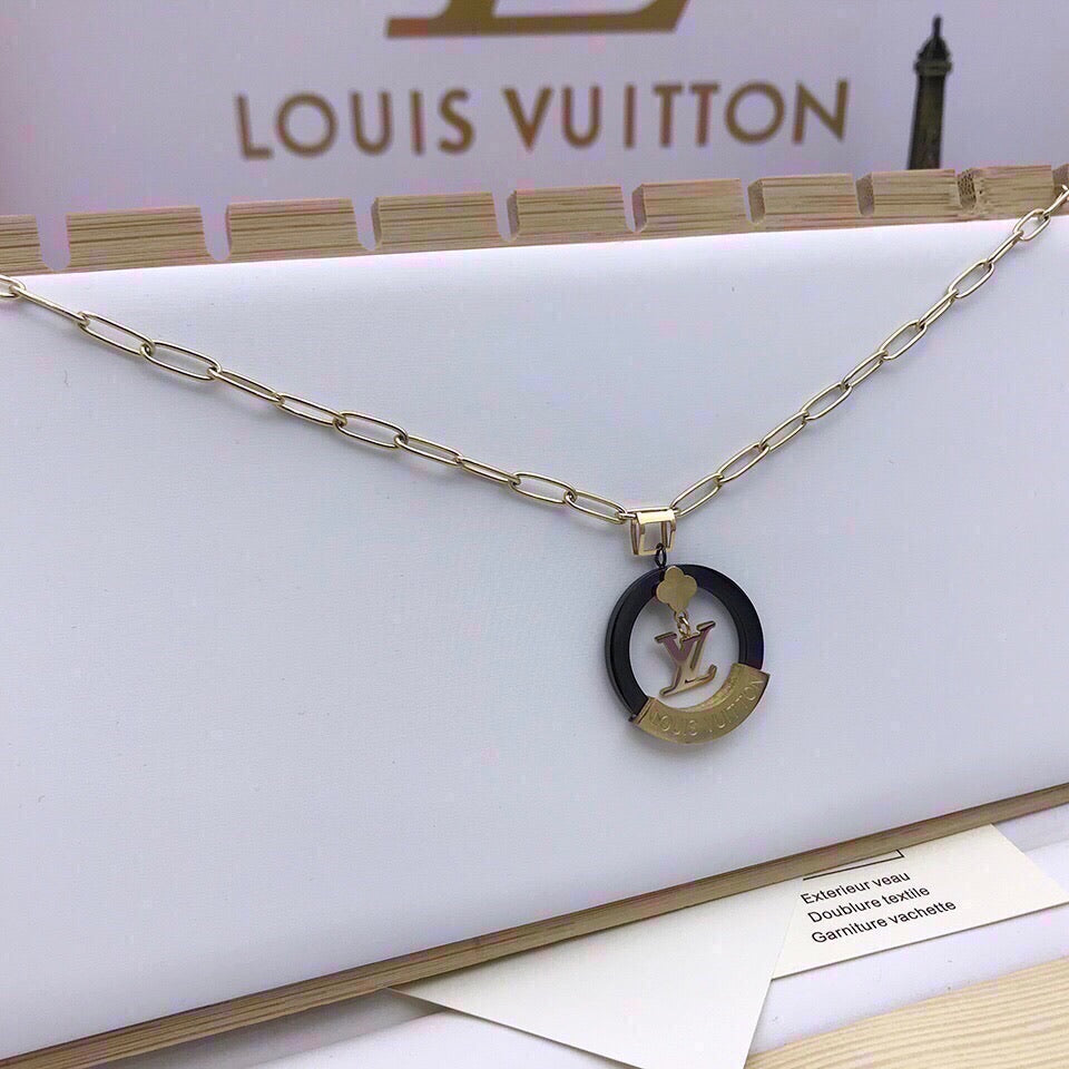 BG - Holiday Necklace louis vuitton002