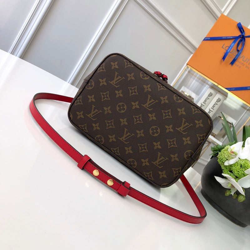 Louis Vuitton Luxury Bags 2692