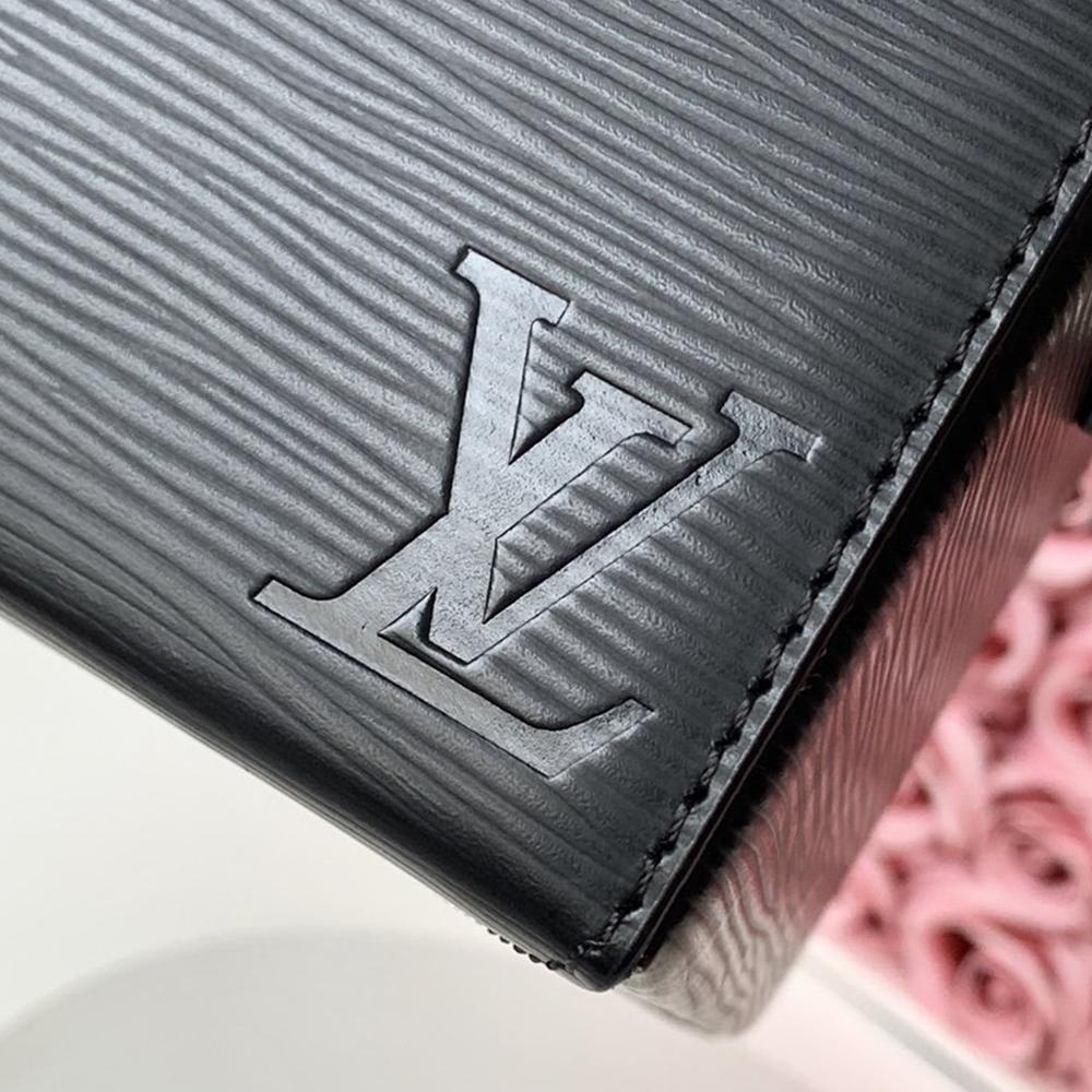 Louis Vuitton Bleeker Box Bag