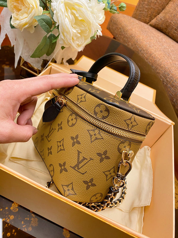 Louis Vuitton Luxury Bags 2670
