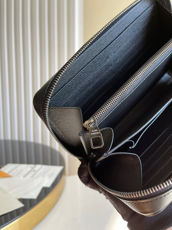 Louis Vuitton Luxury Bags 2412