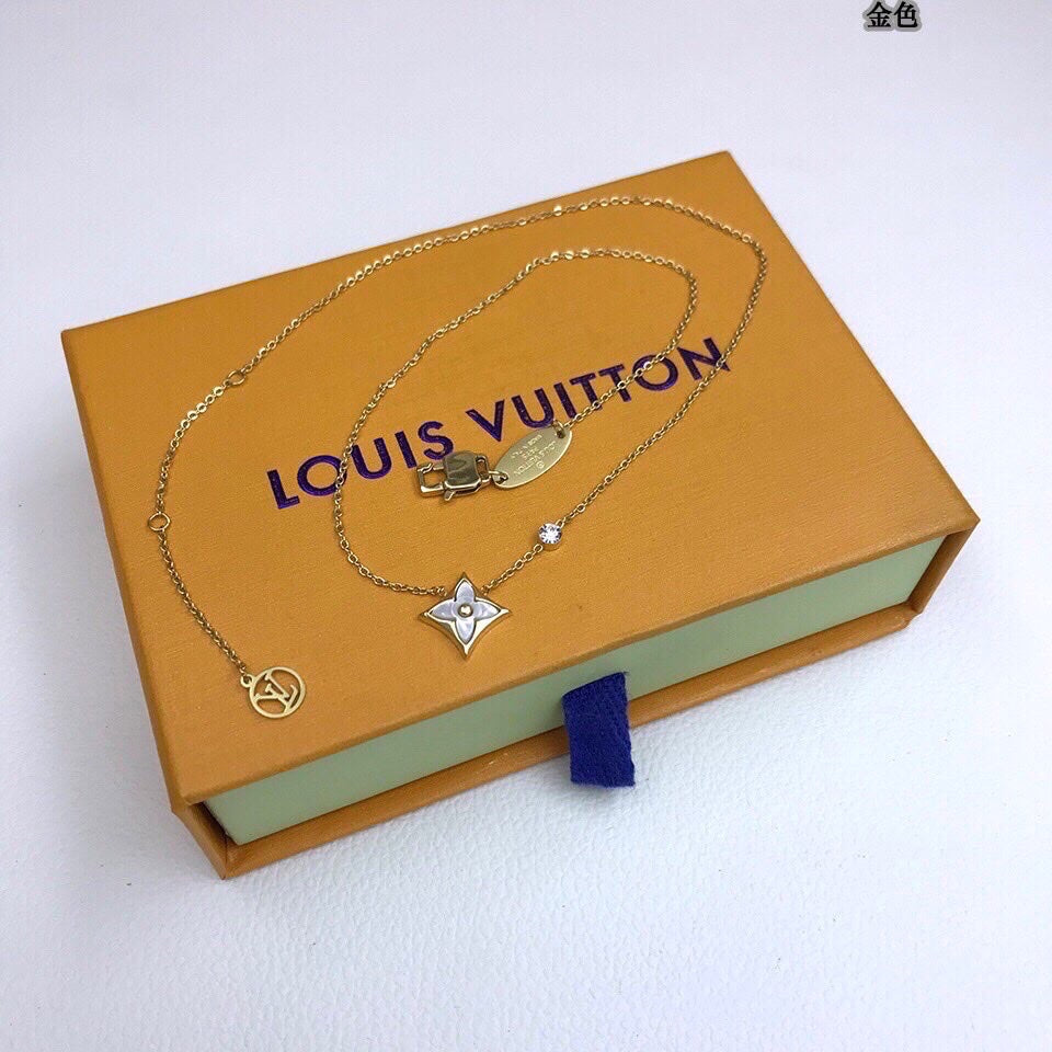 BG - Holiday Necklace louis vuitton005