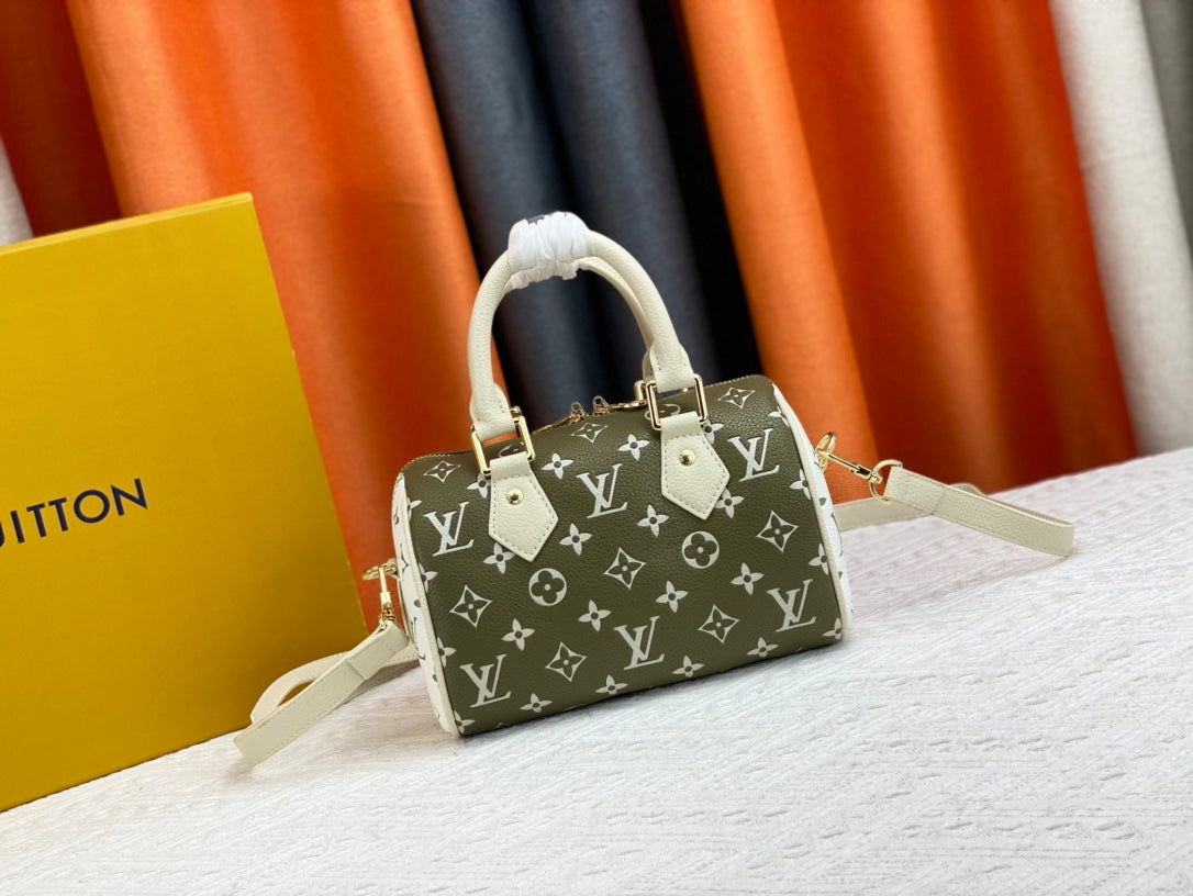 Luxury Bags Louis Vuitton  778