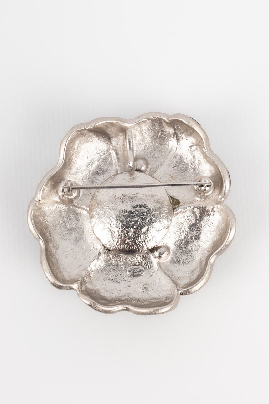 Broche camélia Chanel