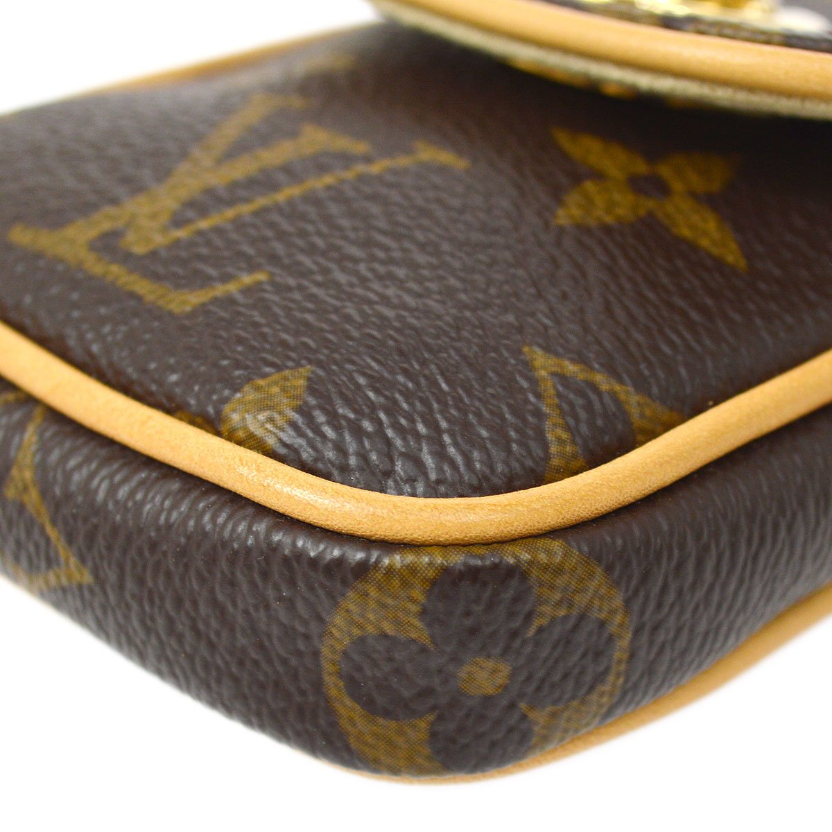 LOUIS VUITTON POCHETTE TULUM